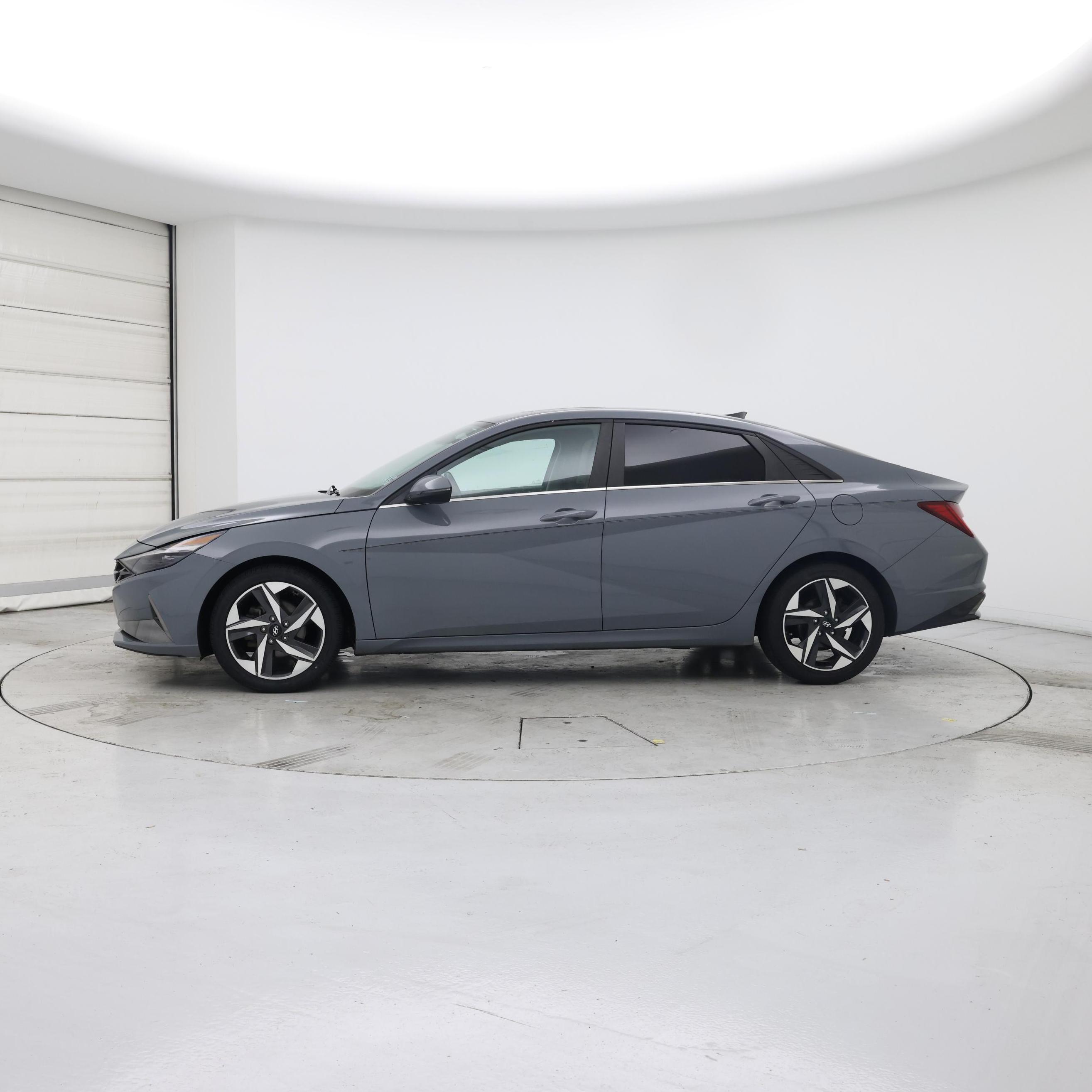 Thumbnail: 2022 Hyundai Elantra - 3