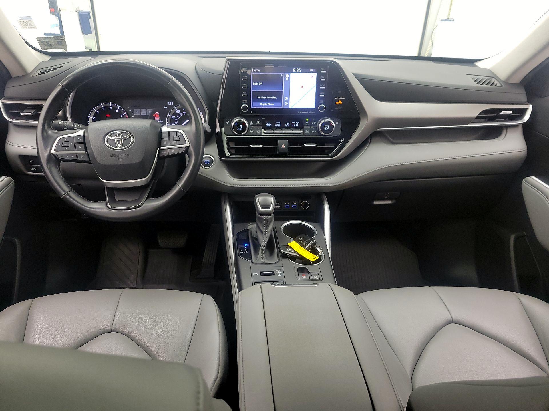 Thumbnail: 2022 Toyota Highlander - 9