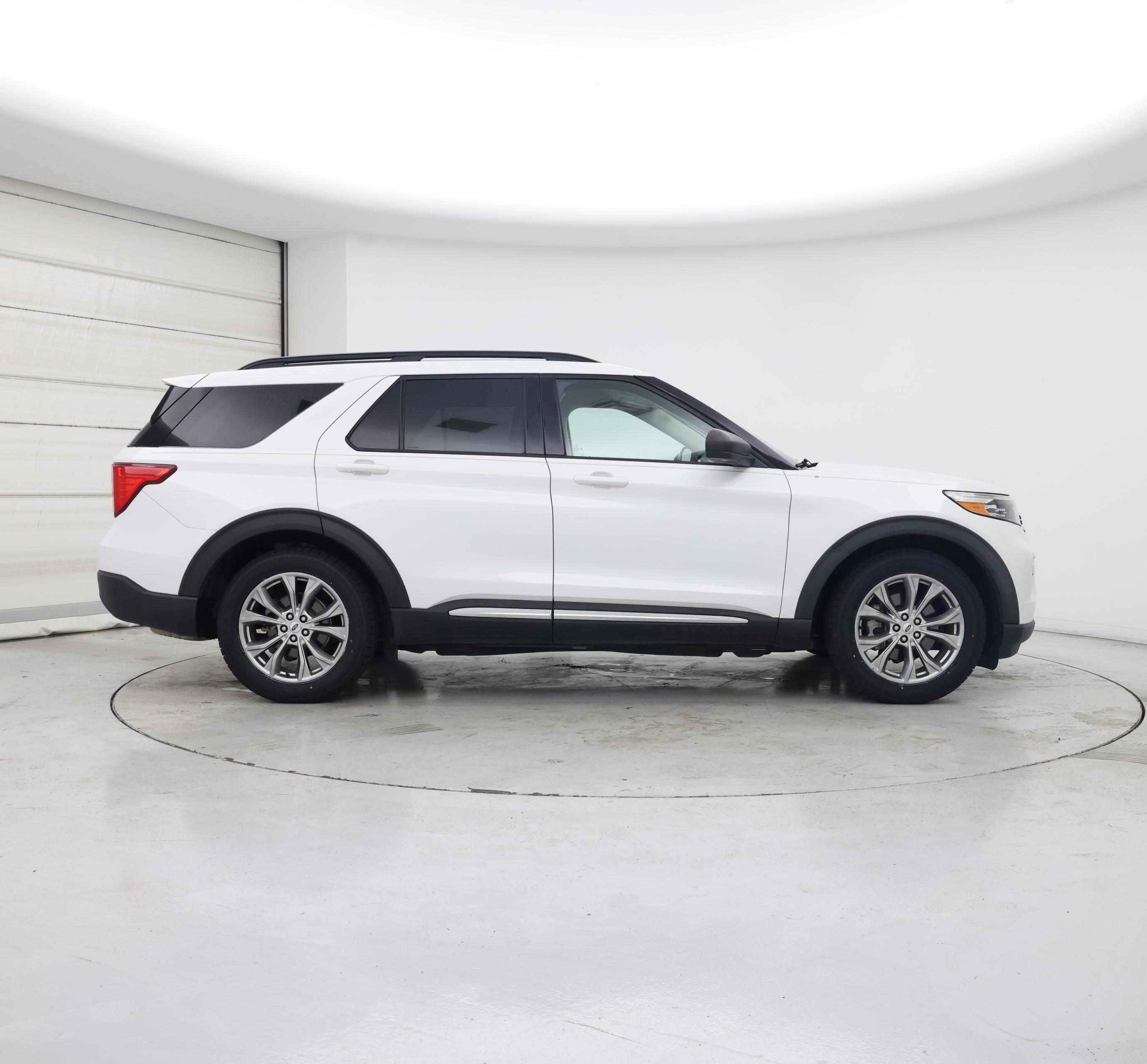 Thumbnail: 2020 Ford Explorer - 7