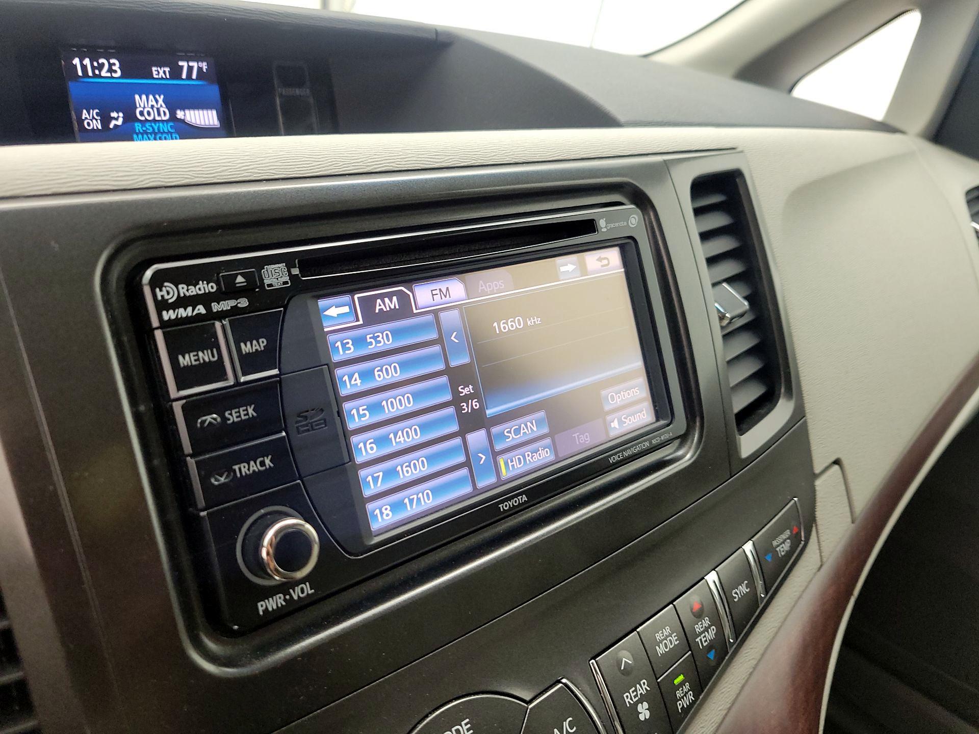 Thumbnail: 2013 Toyota Sienna - 16