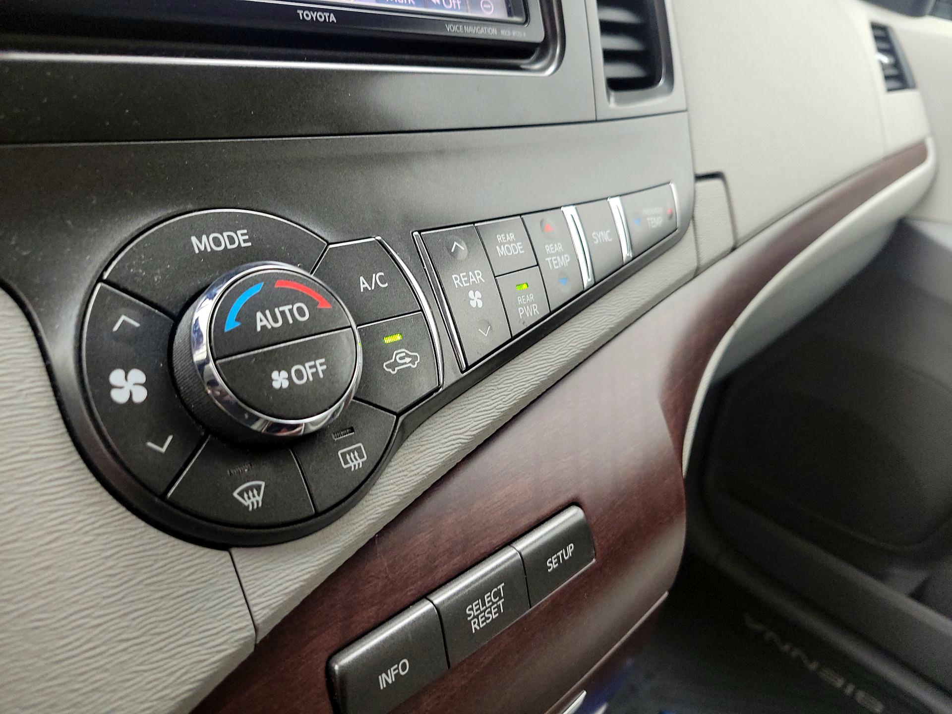 Thumbnail: 2013 Toyota Sienna - 17