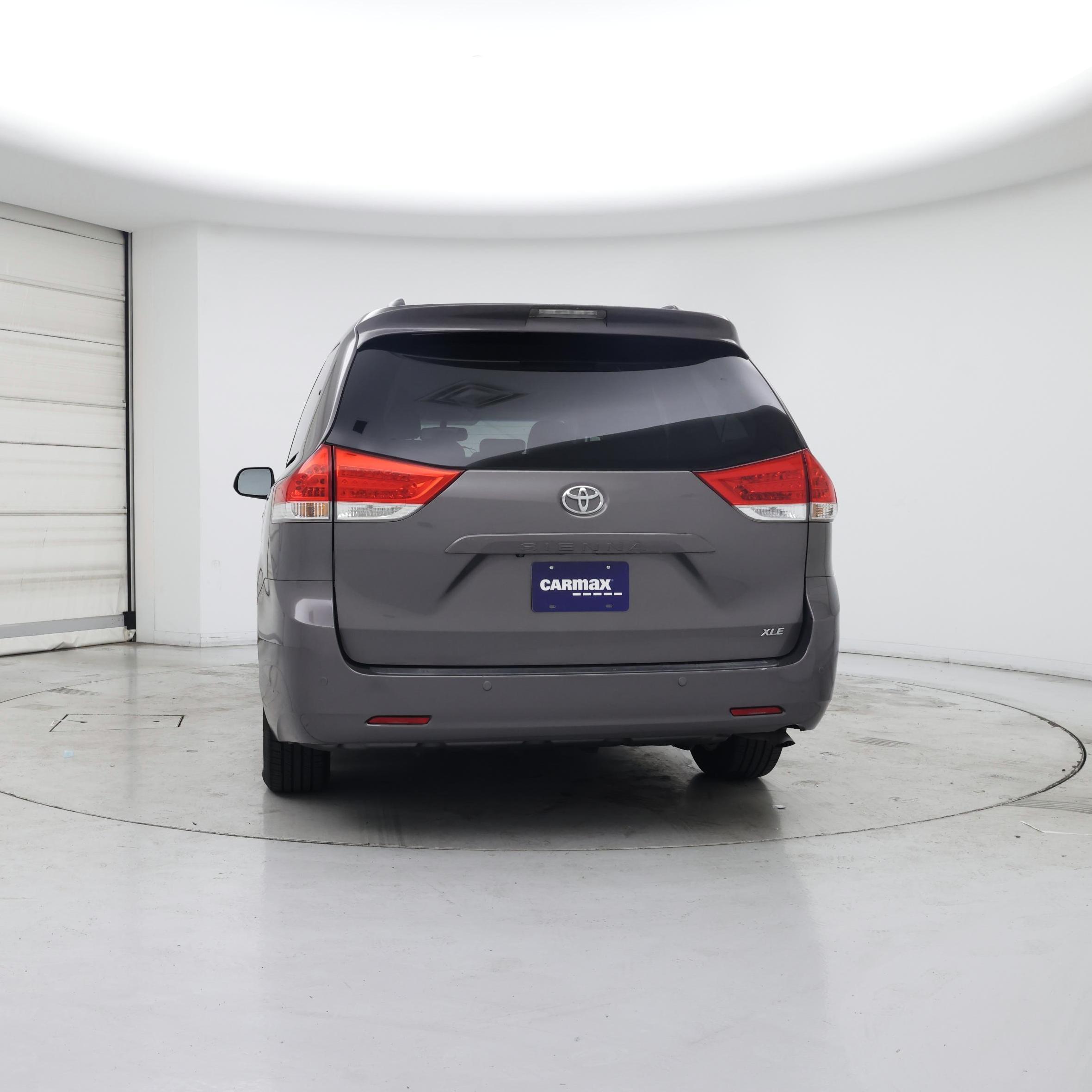 Thumbnail: 2013 Toyota Sienna - 6