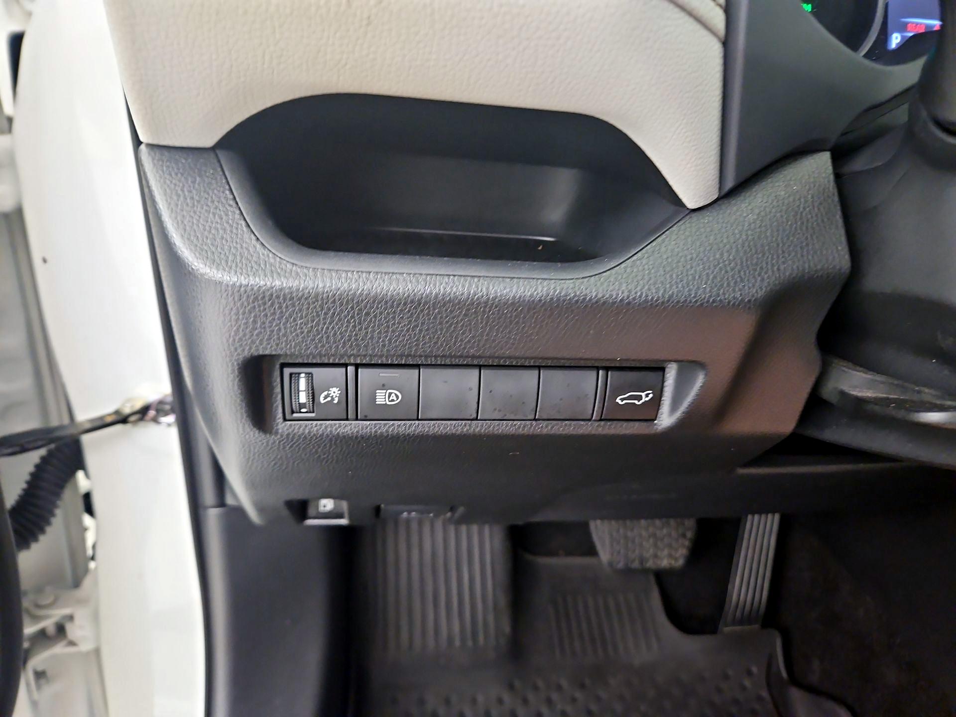 Thumbnail: 2022 Toyota RAV4 - 13