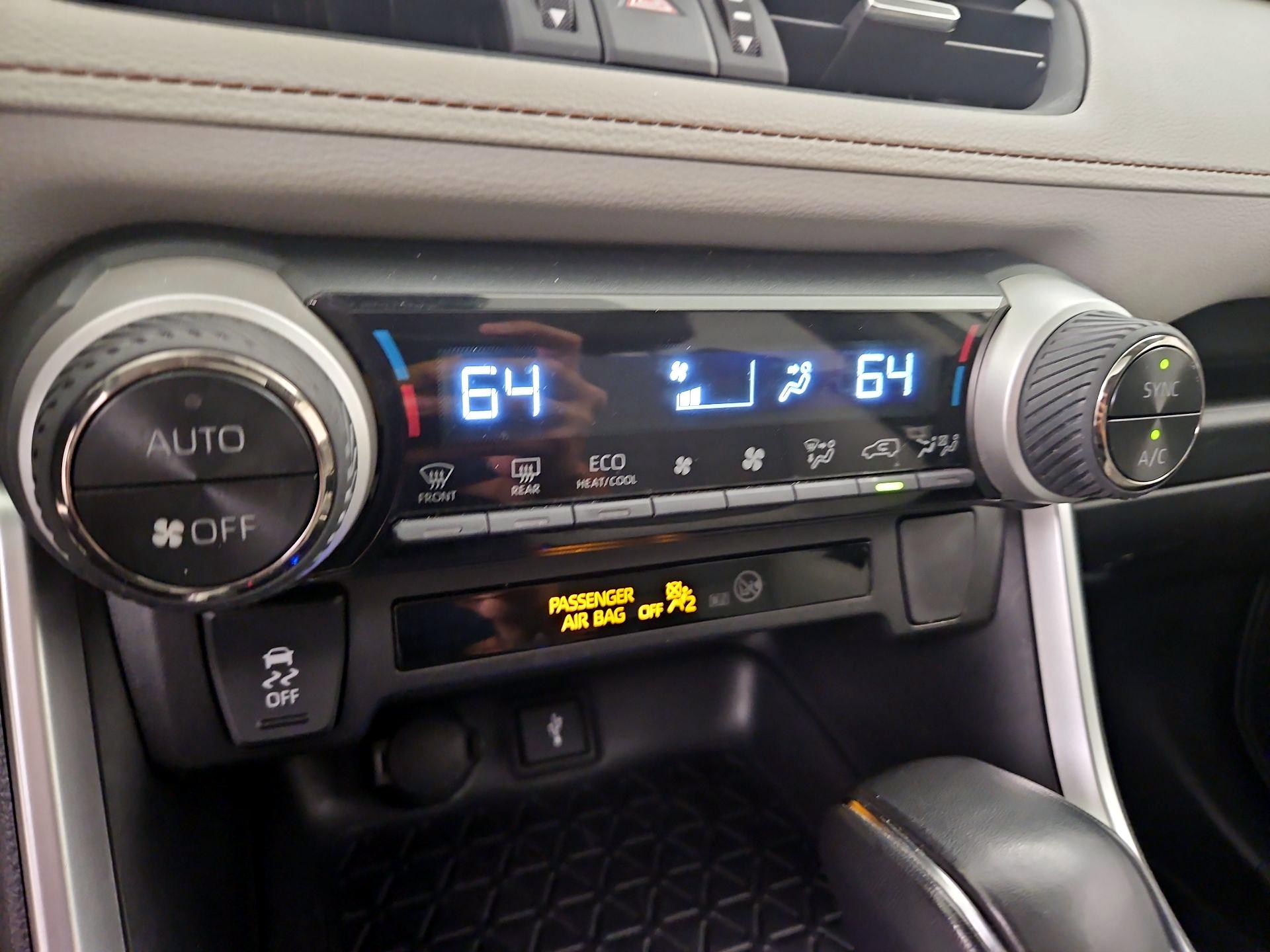 Thumbnail: 2022 Toyota RAV4 - 16