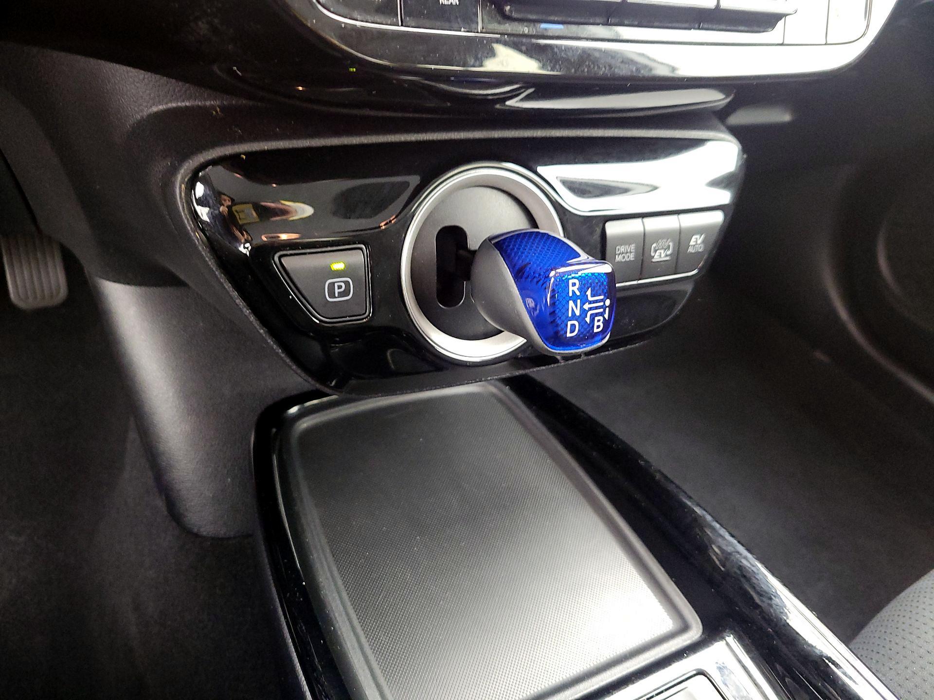 Thumbnail: 2022 Toyota Prius Prime - 18