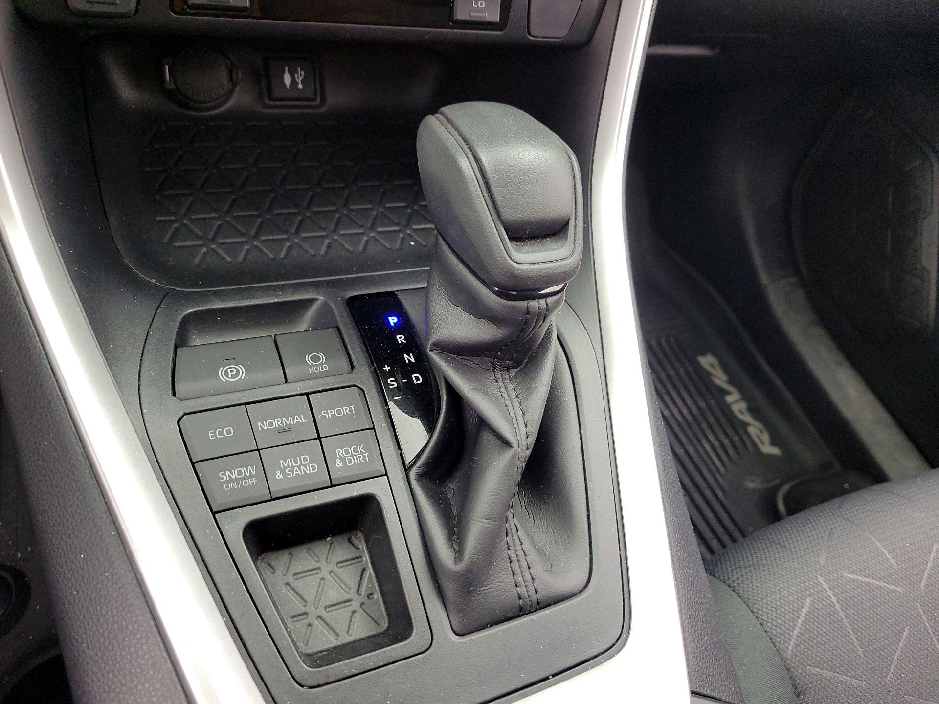 Thumbnail: 2019 Toyota RAV4 - 17