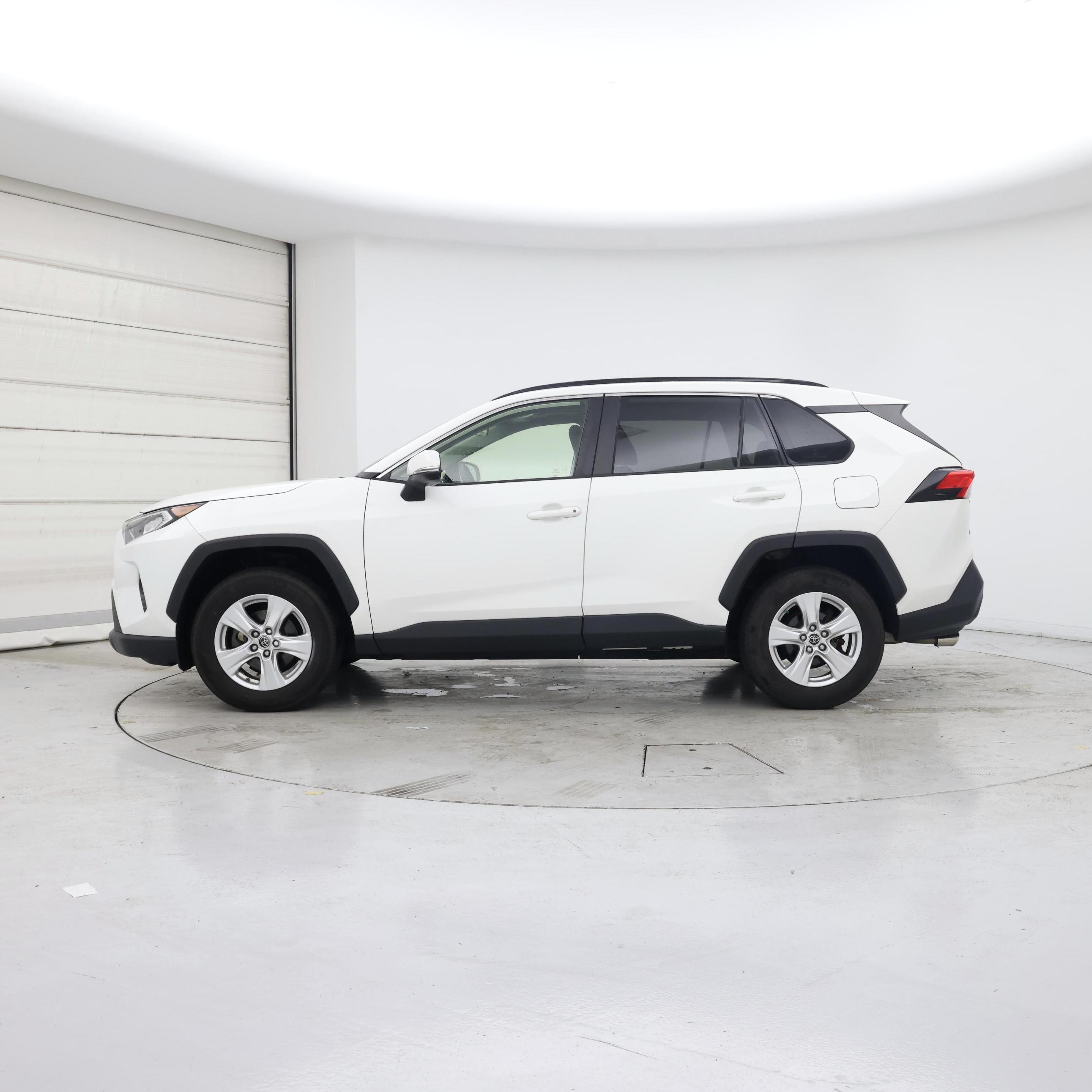 Thumbnail: 2019 Toyota RAV4 - 3