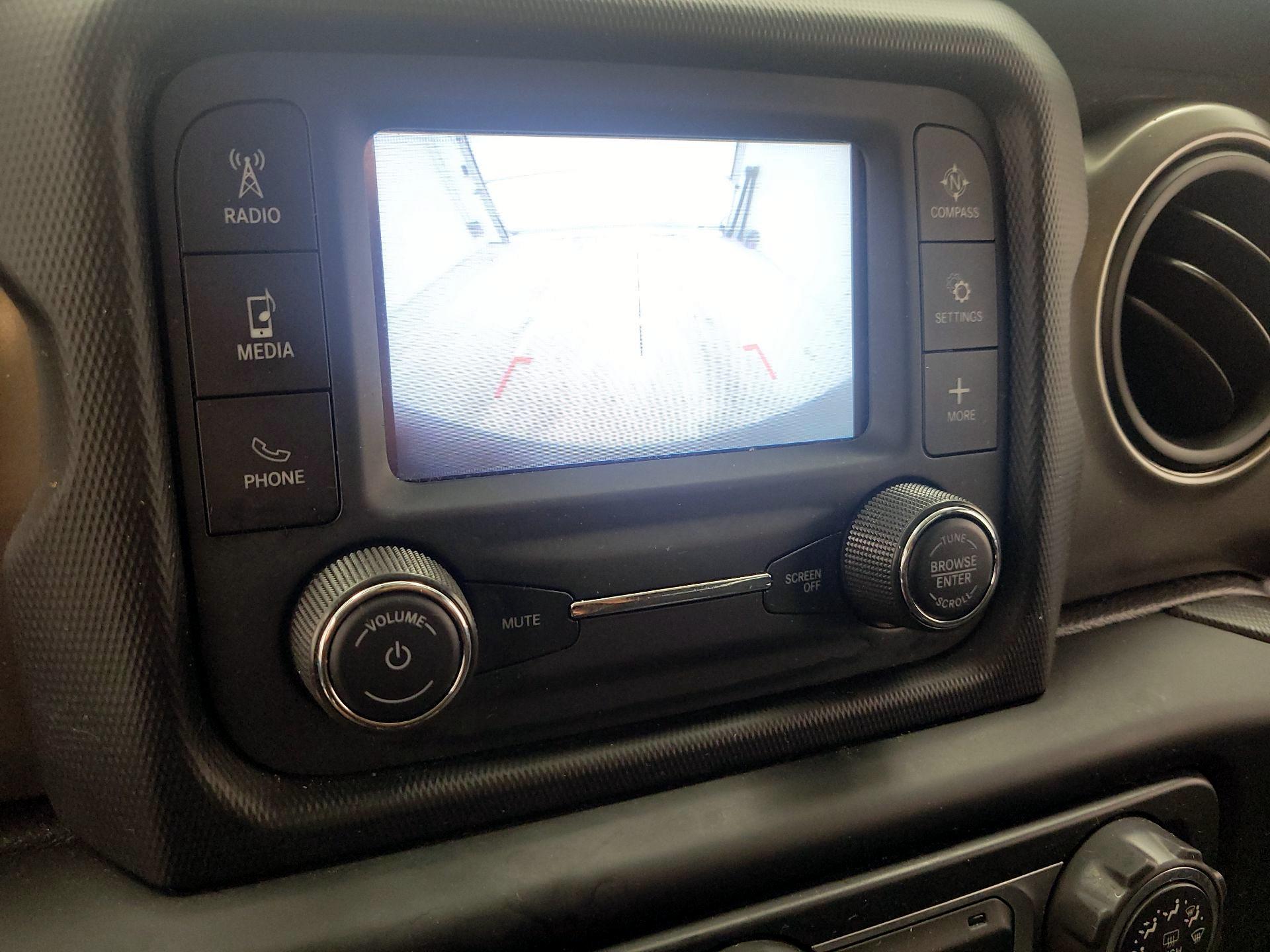 Thumbnail: 2019 Jeep Wrangler - 14