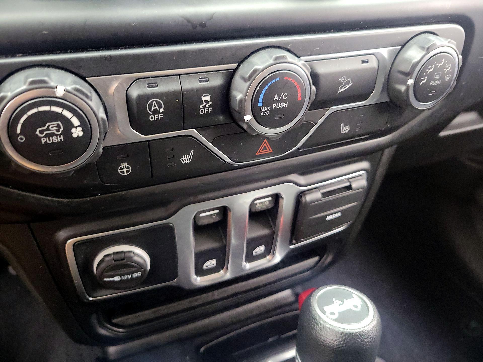 Thumbnail: 2019 Jeep Wrangler - 16