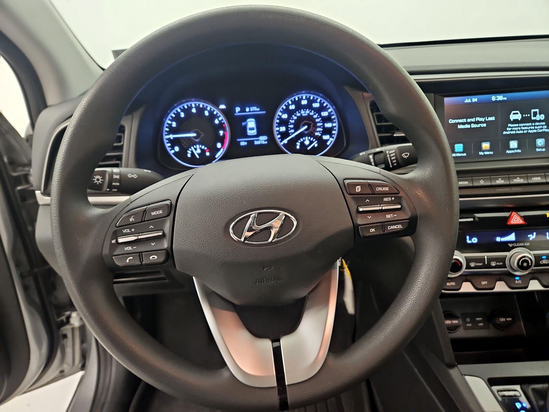 Thumbnail: 2020 Hyundai Elantra - 10