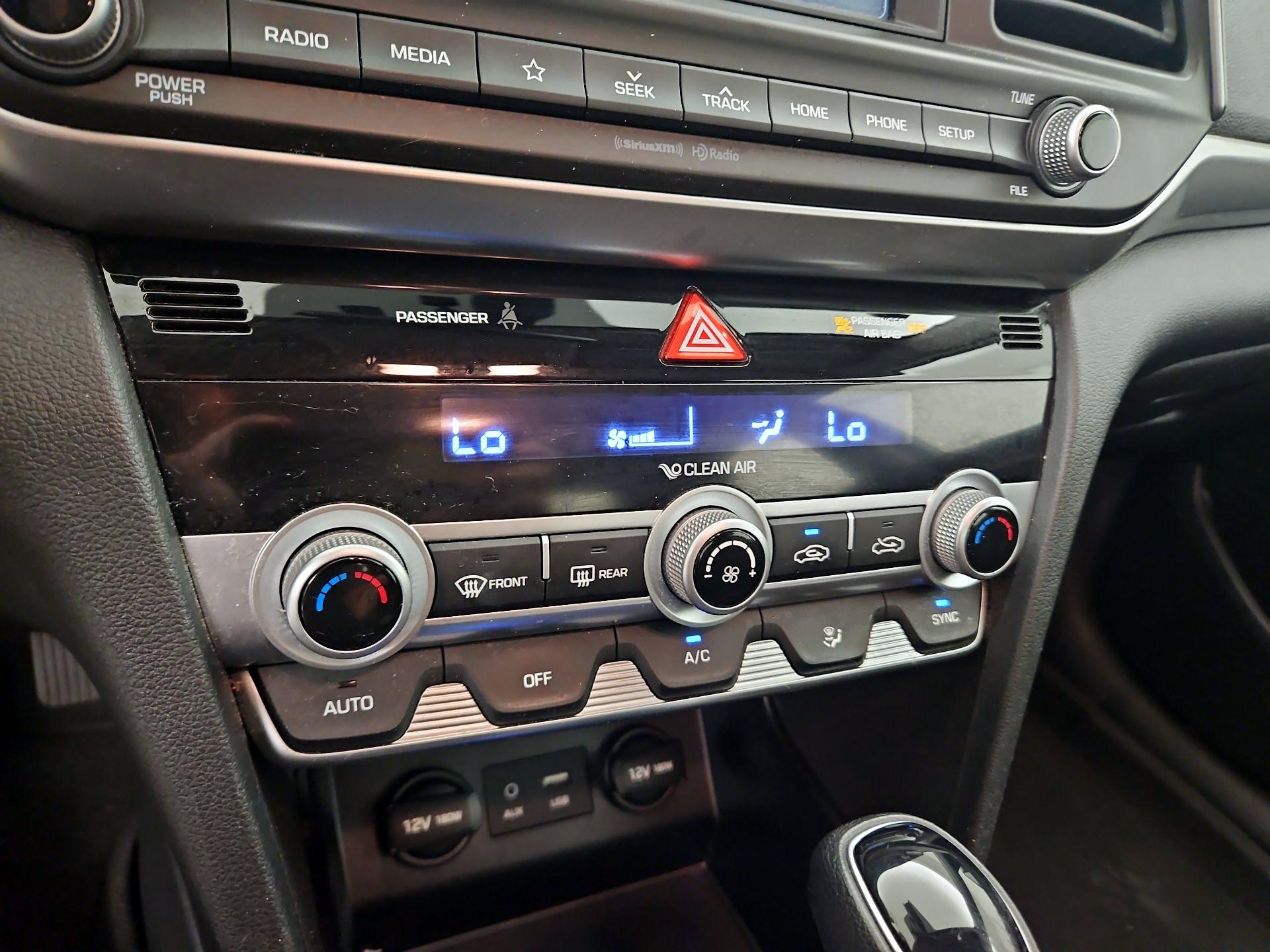 Thumbnail: 2020 Hyundai Elantra - 16