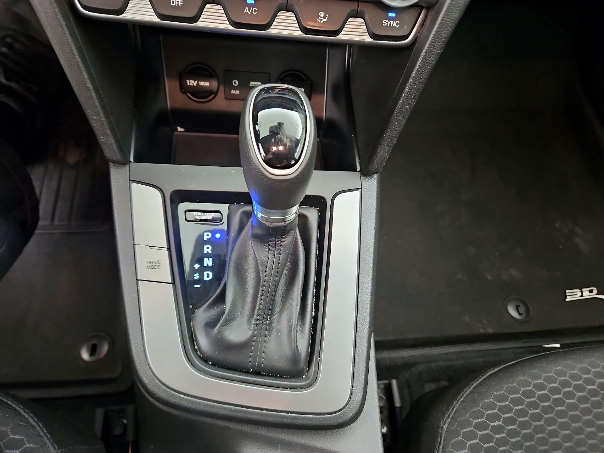 Thumbnail: 2020 Hyundai Elantra - 17