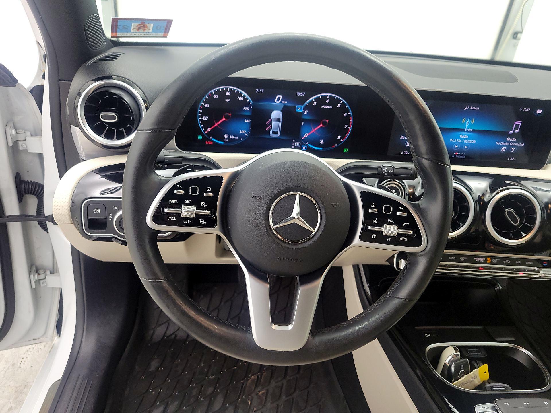 Thumbnail: 2020 Mercedes-Benz A-Class - 10