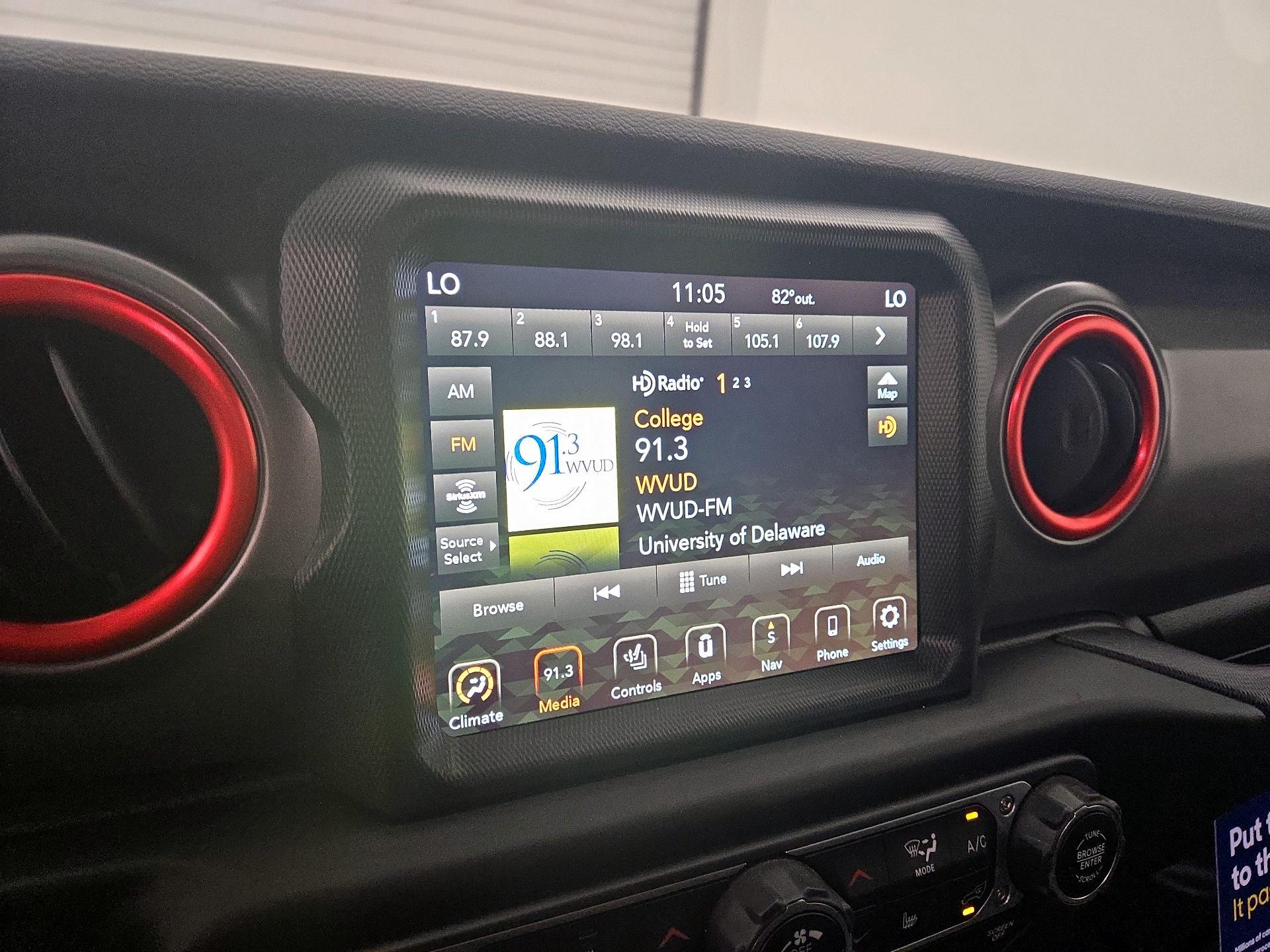 Thumbnail: 2023 Jeep Gladiator - 16