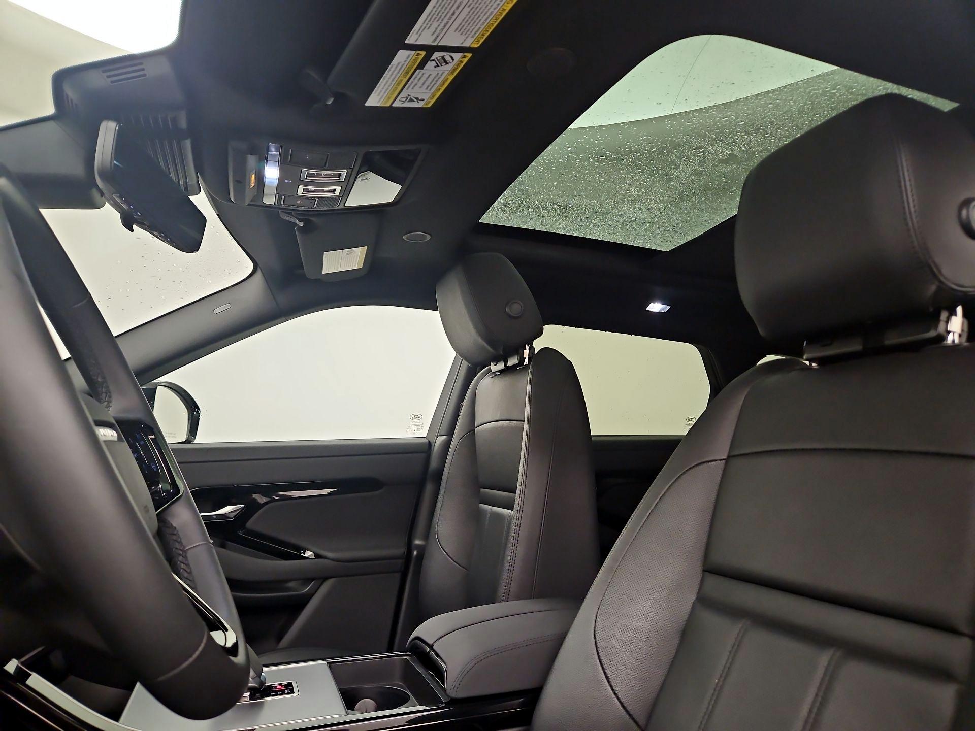 Thumbnail: 2024 Land Rover Range Rover Evoque - 20