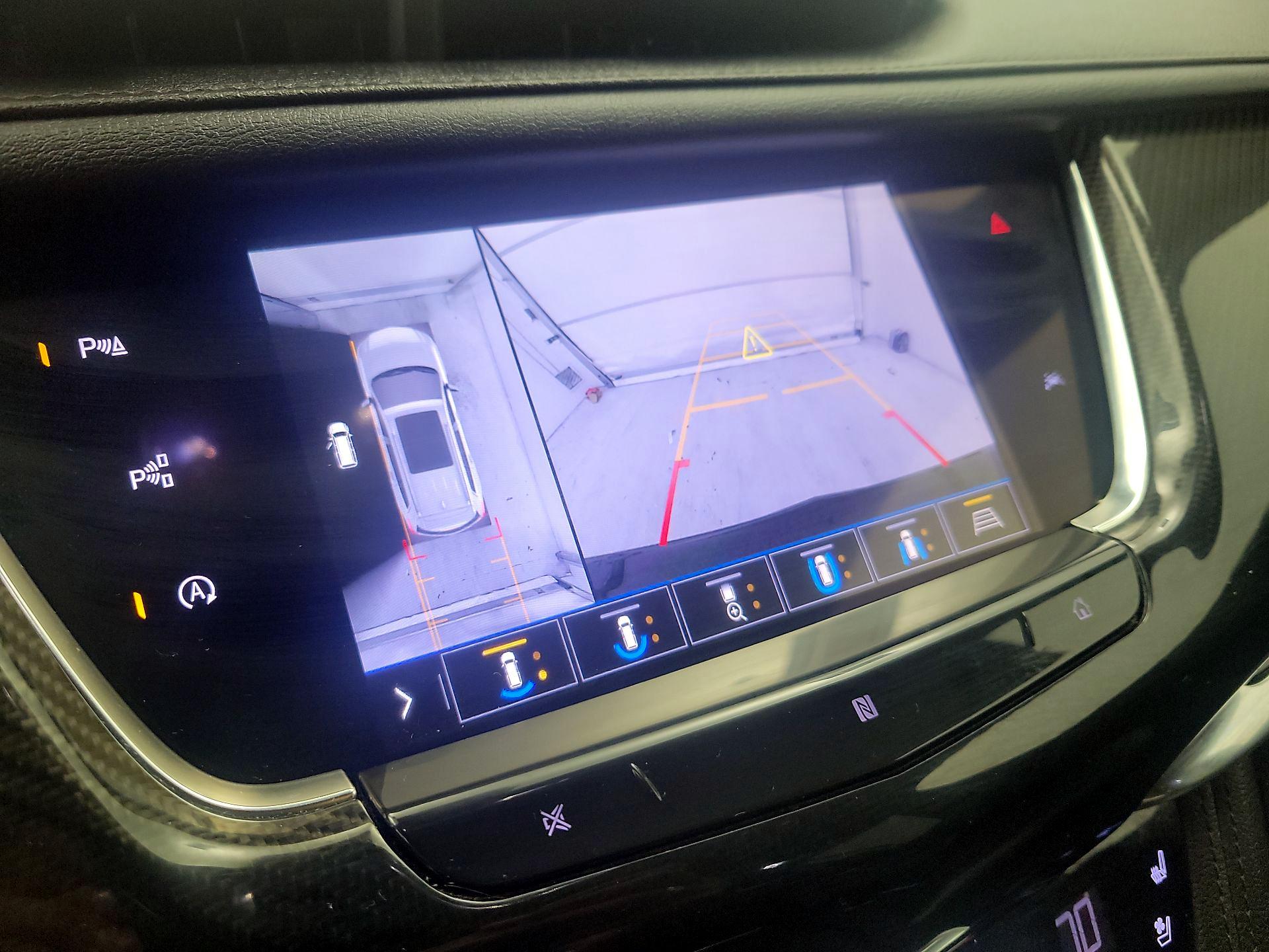 Thumbnail: 2020 Cadillac XT6 - 14