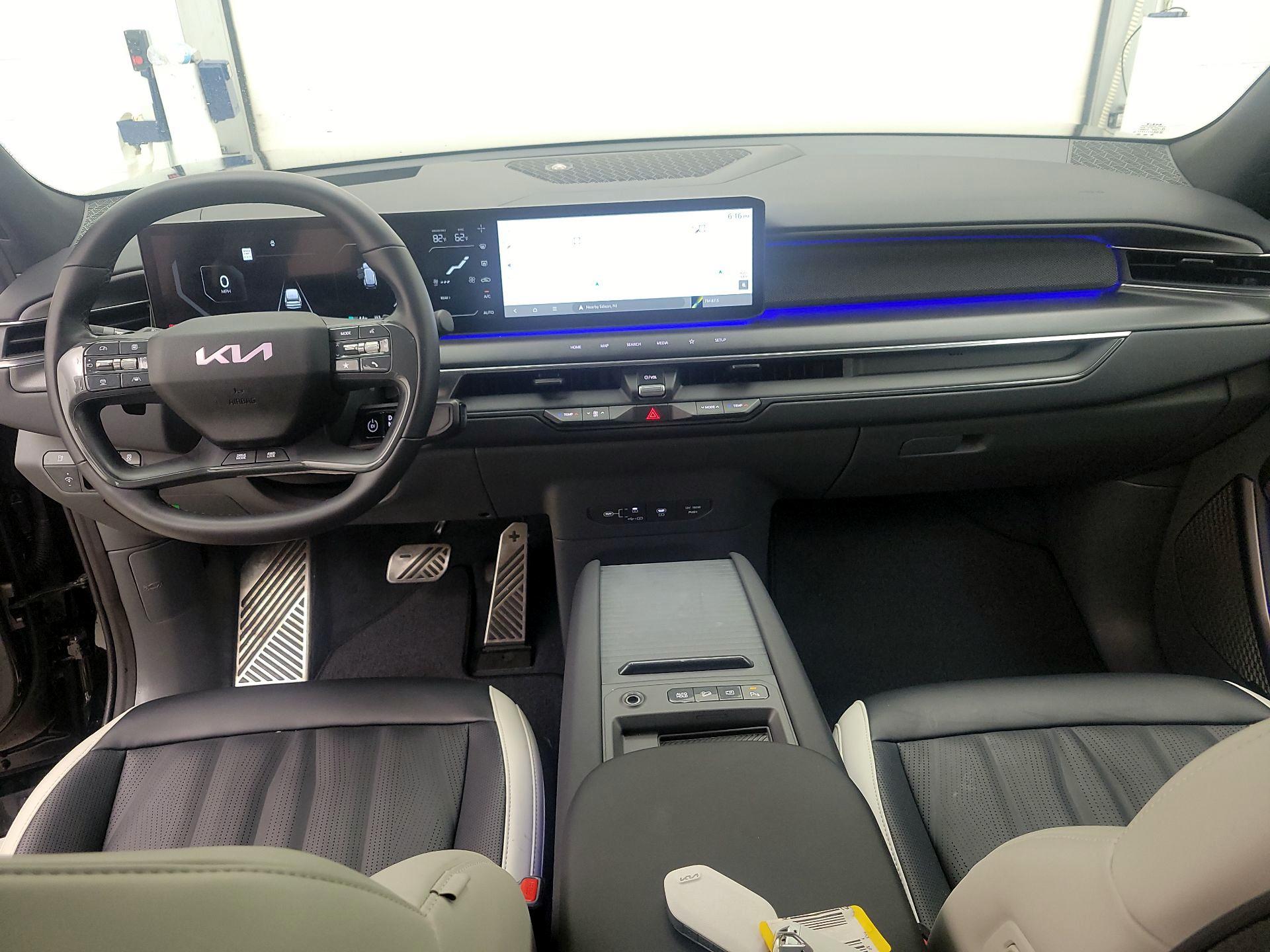 Thumbnail: 2024 Kia EV9 - 9