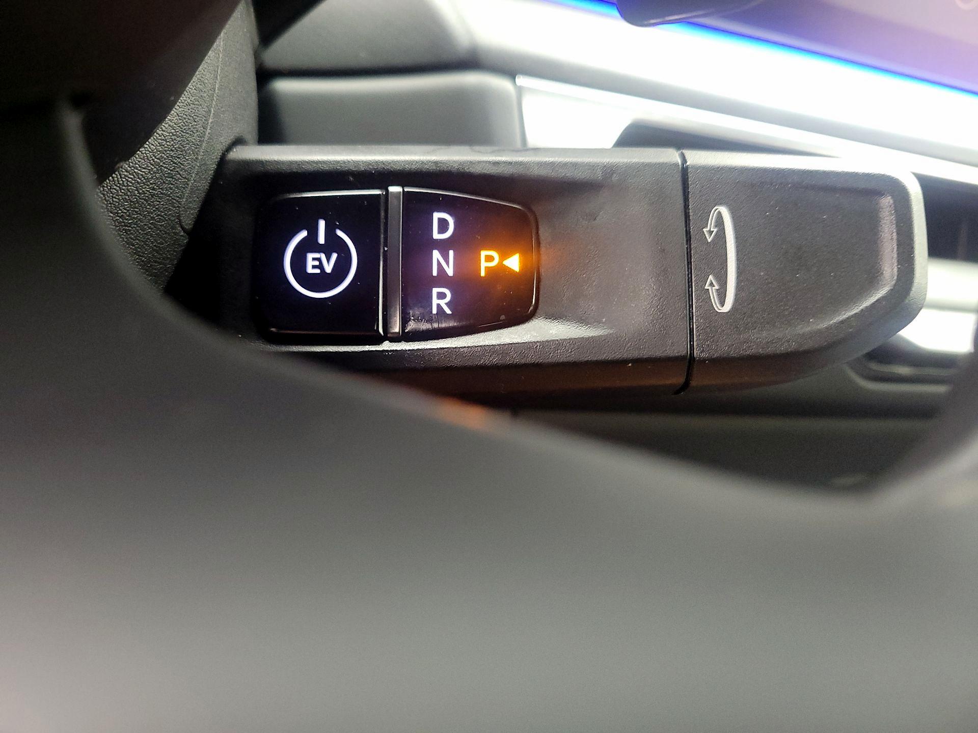 Thumbnail: 2024 Kia EV9 - 18
