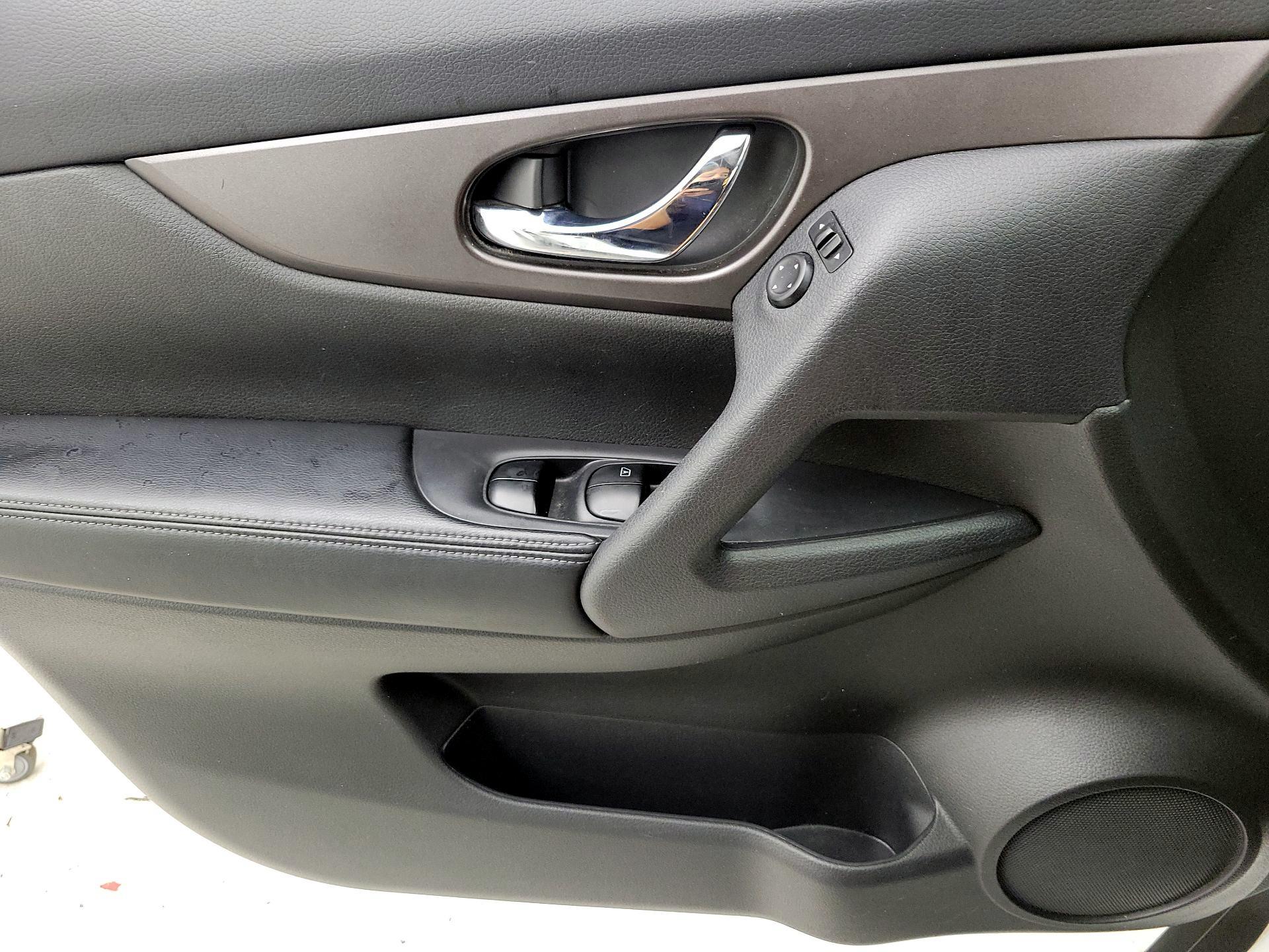 Thumbnail: 2014 Nissan Rogue - 12