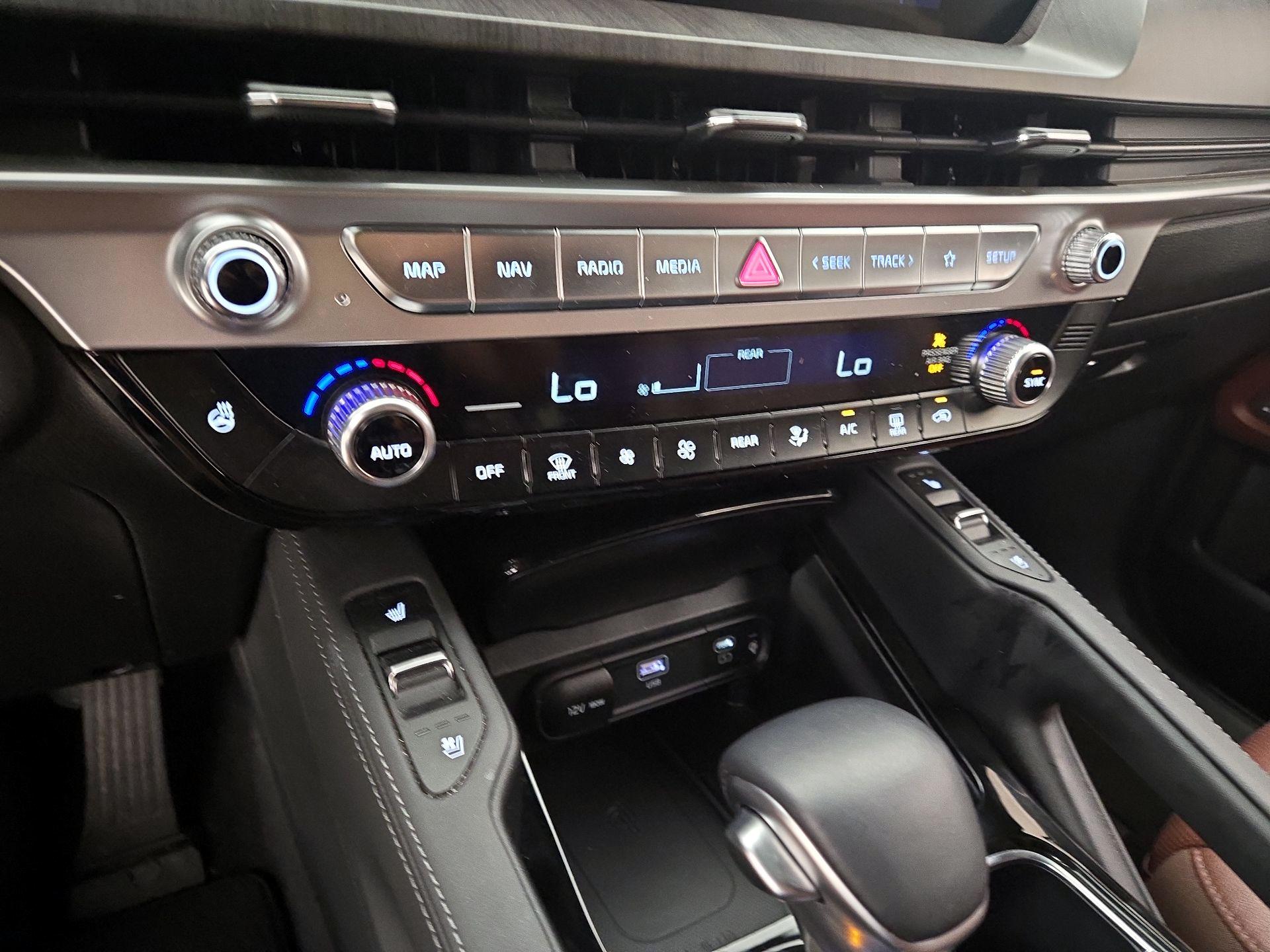 Thumbnail: 2023 Kia Telluride - 16