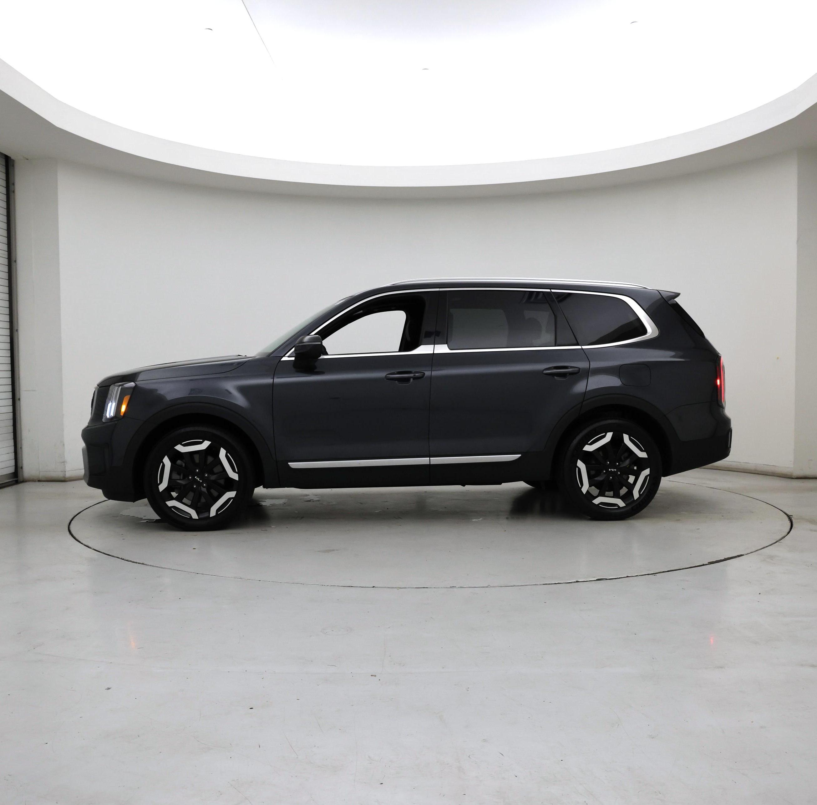 Thumbnail: 2023 Kia Telluride - 3