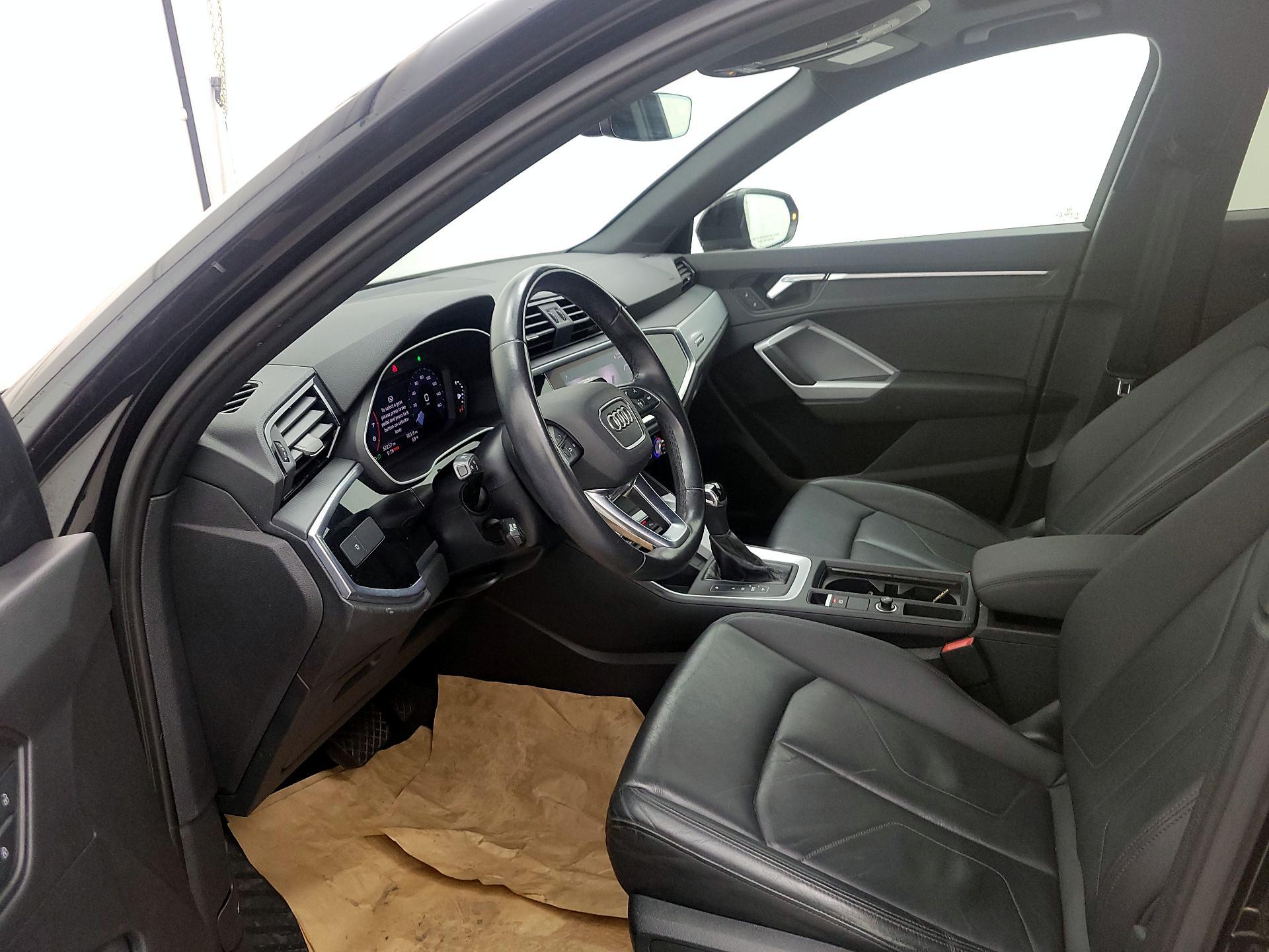 Thumbnail: 2021 Audi Q3 - 11