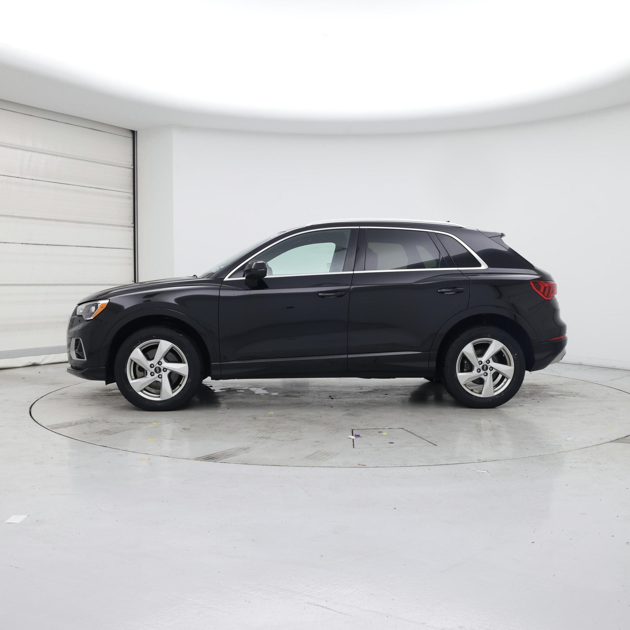 Thumbnail: 2021 Audi Q3 - 3