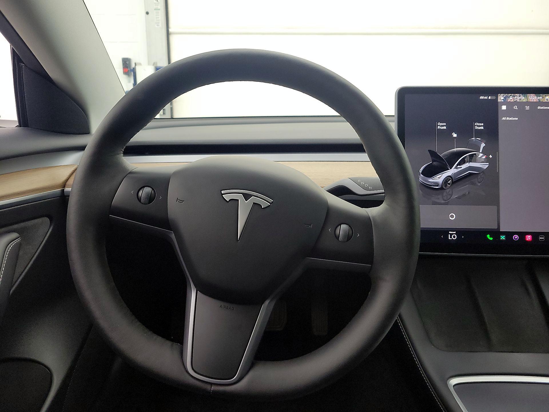 Thumbnail: 2023 Tesla Model 3 - 10