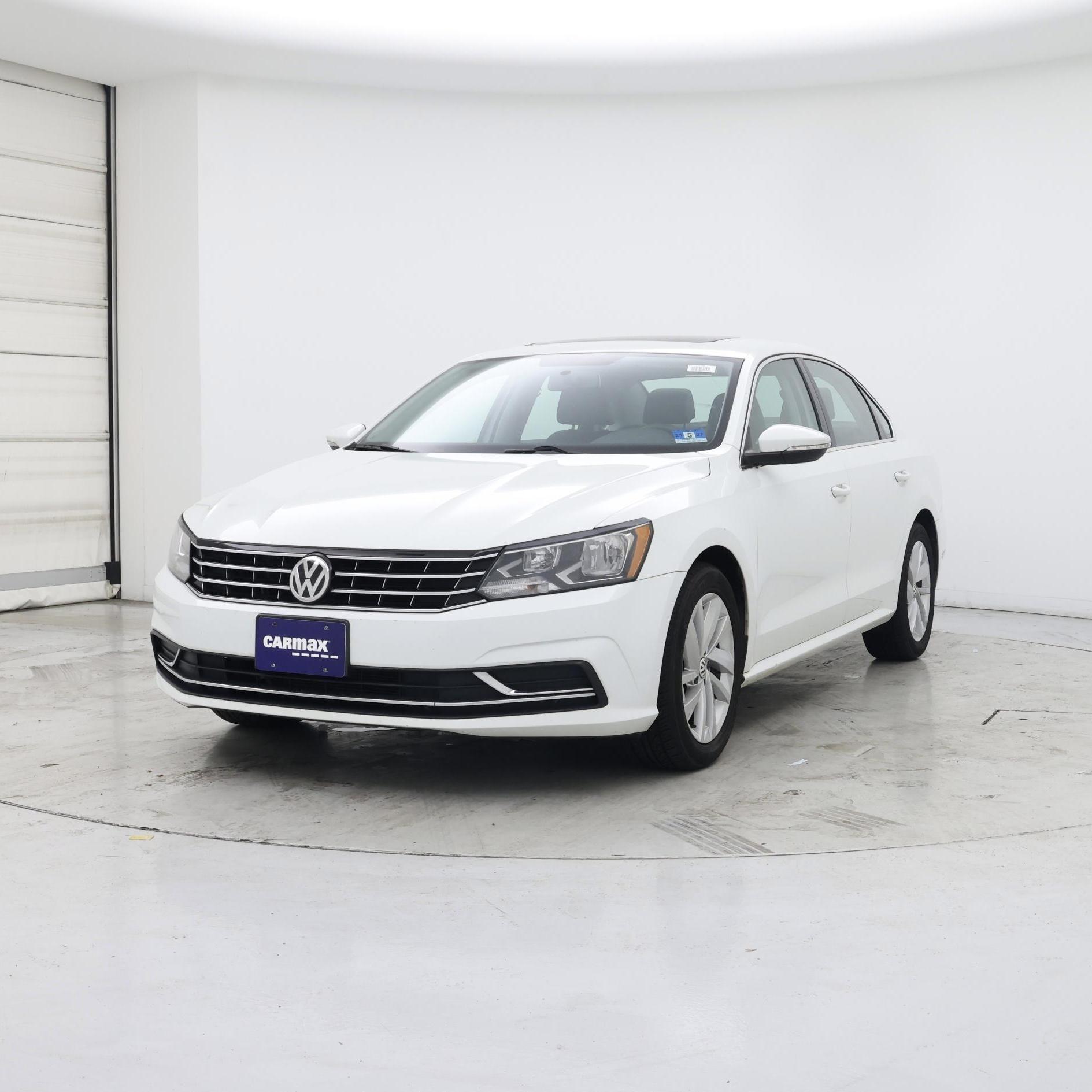 Thumbnail: 2018 Volkswagen Passat - 4