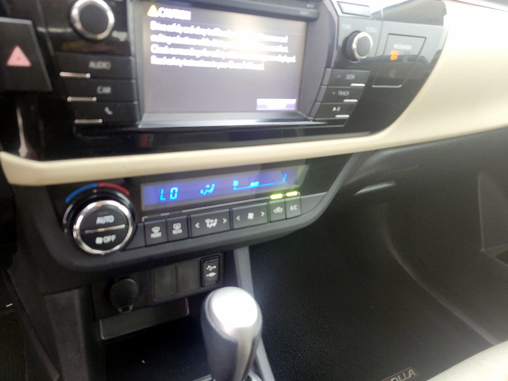 Thumbnail: 2016 Toyota Corolla - 16