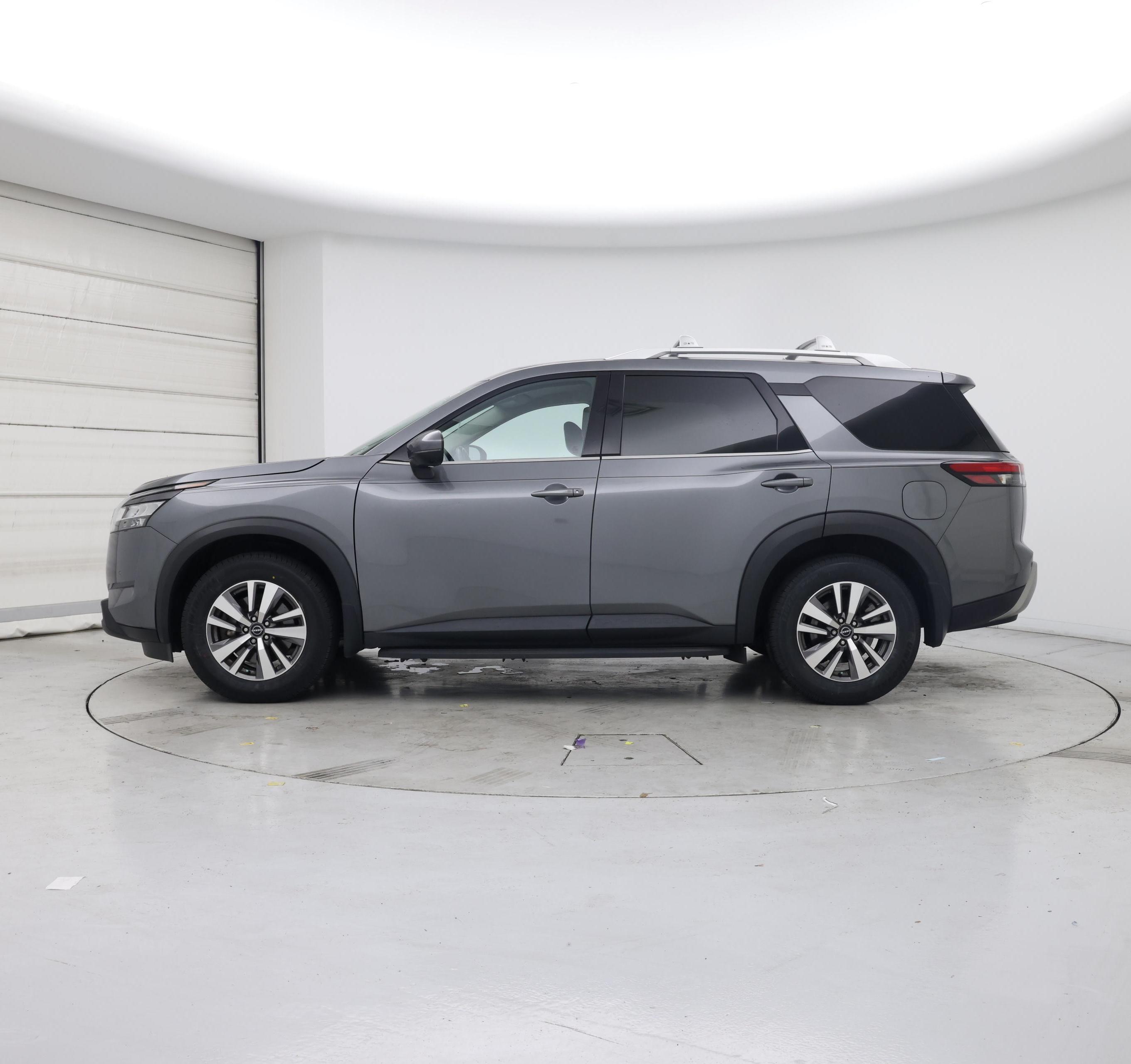 Thumbnail: 2022 Nissan Pathfinder - 3