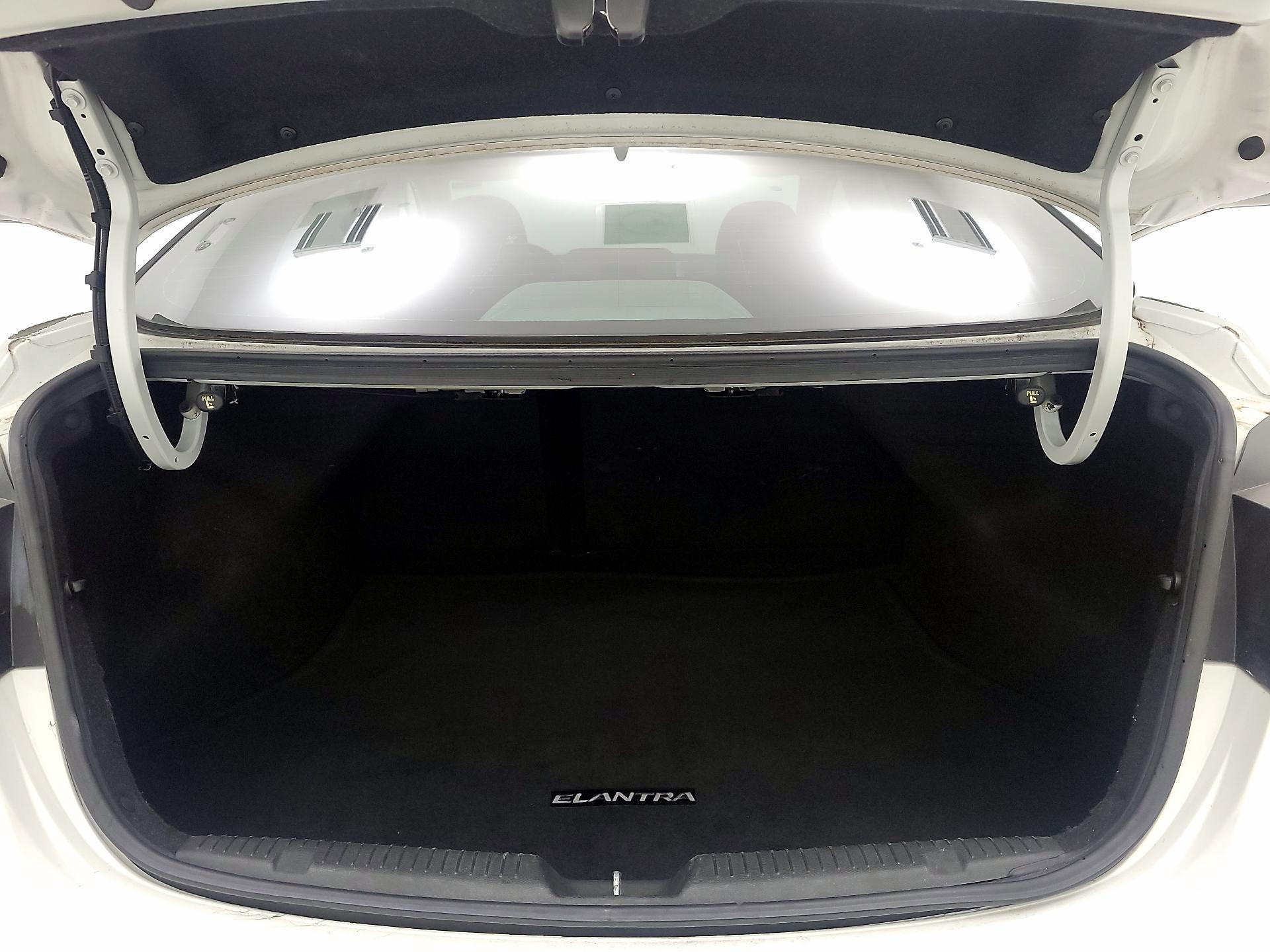 Thumbnail: 2013 Hyundai Elantra - 19