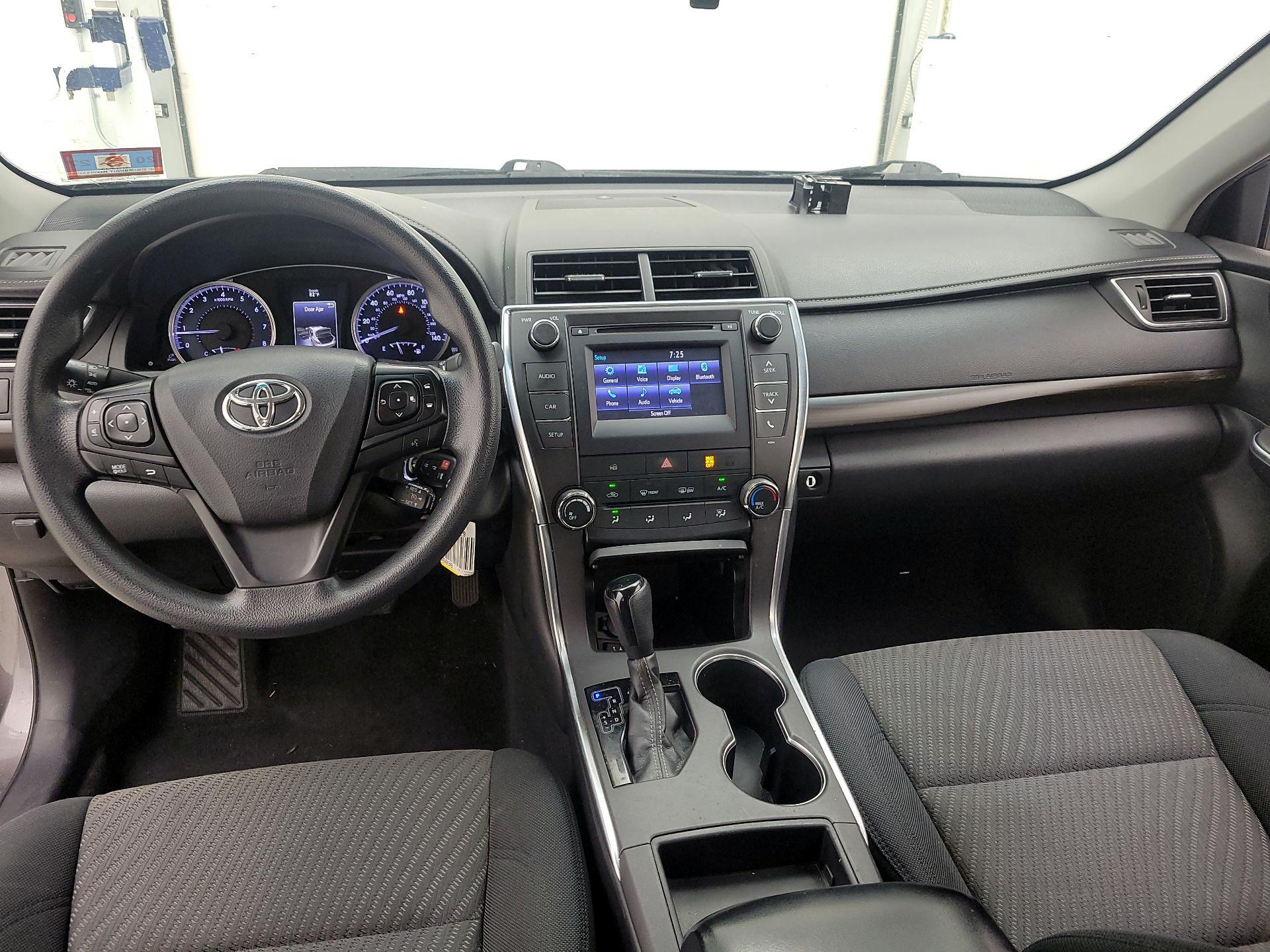 Thumbnail: 2016 Toyota Camry - 9