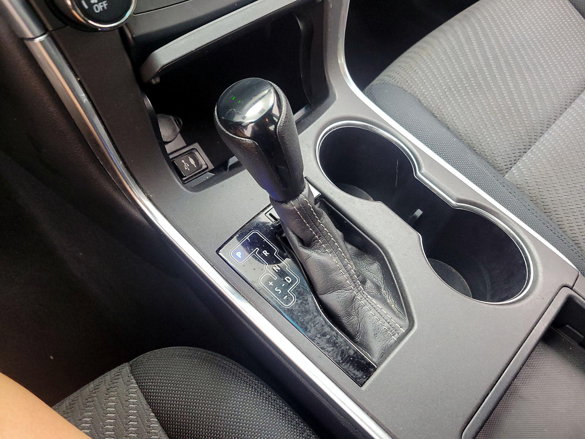 Thumbnail: 2016 Toyota Camry - 17