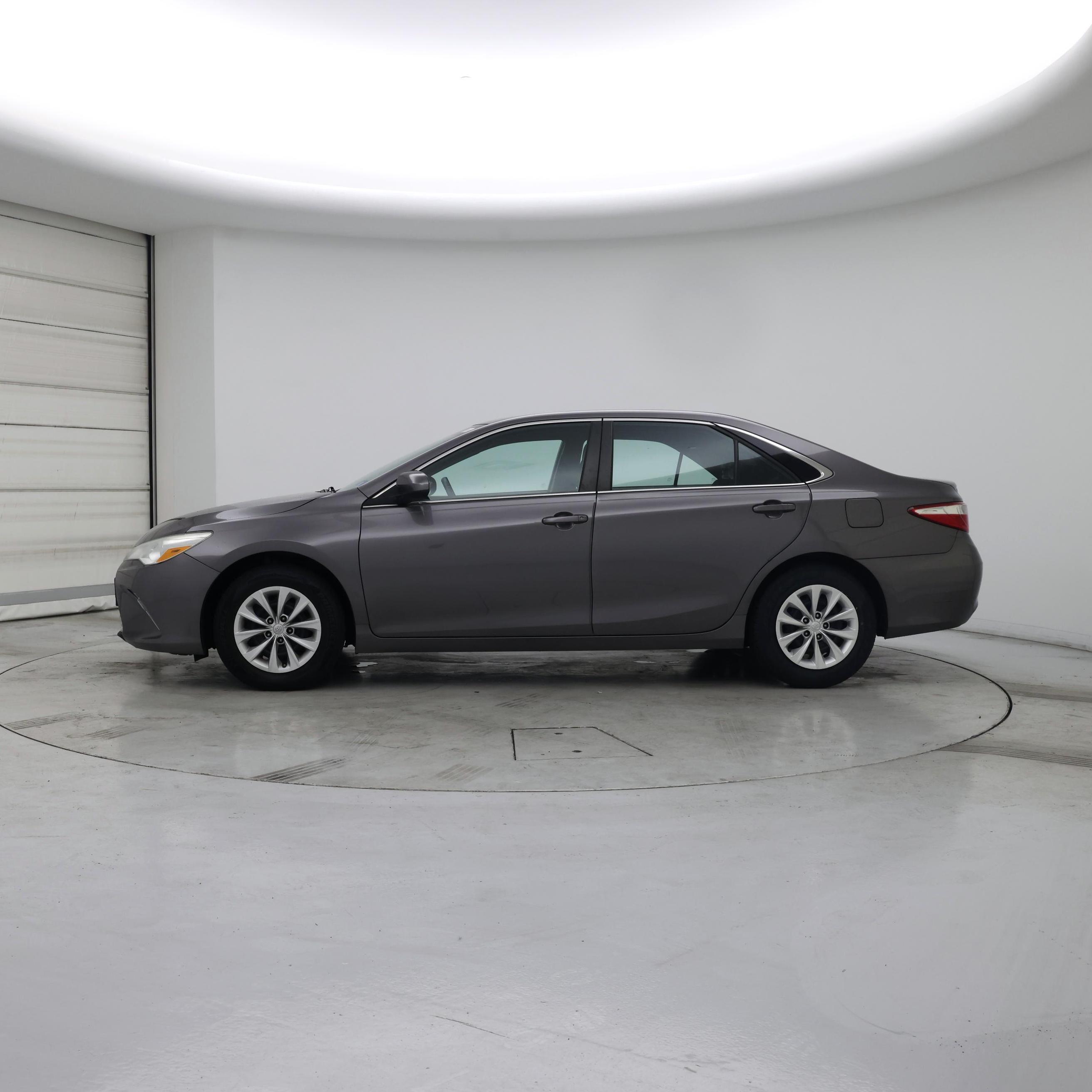 Thumbnail: 2016 Toyota Camry - 3
