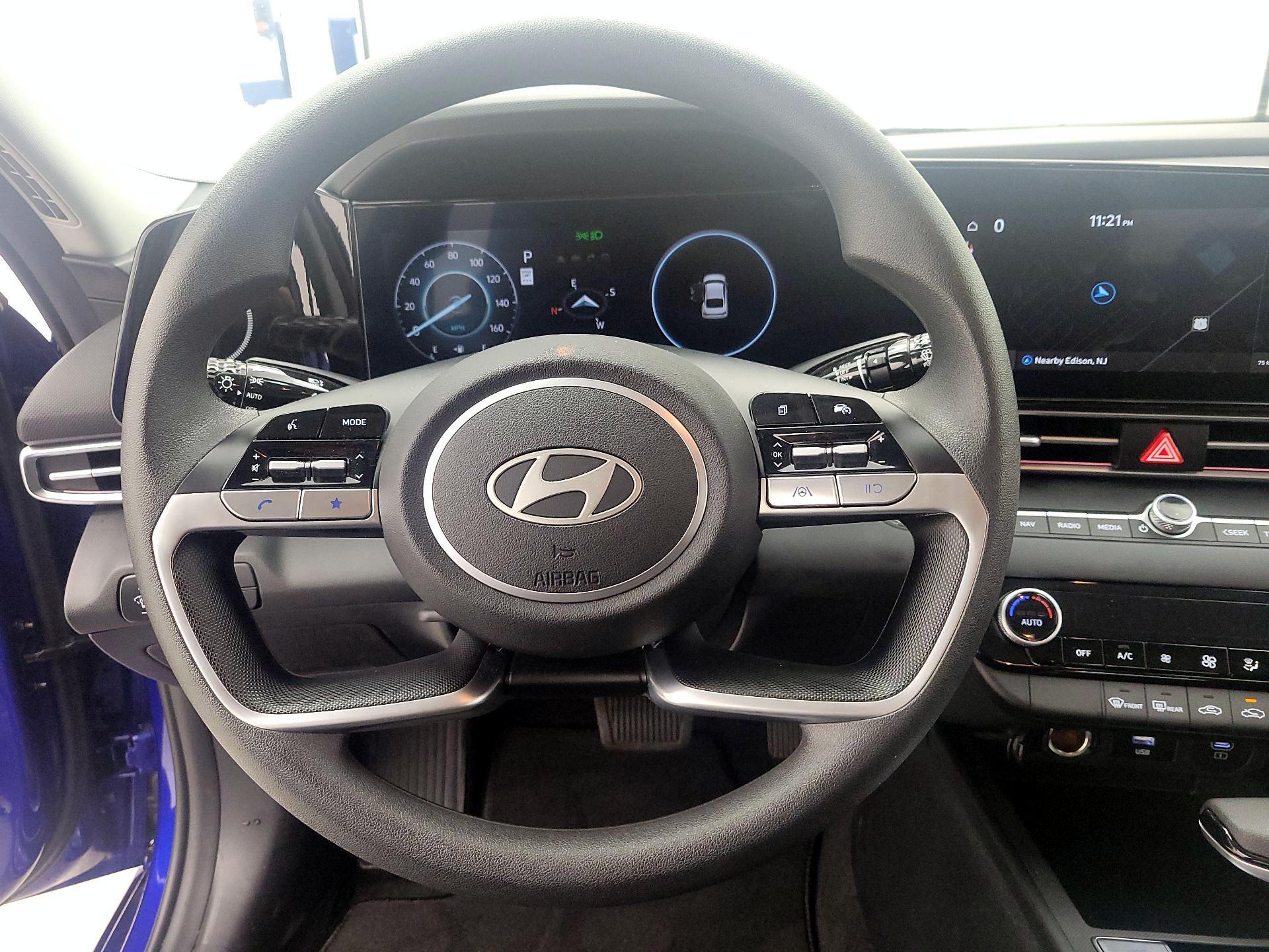 Thumbnail: 2024 Hyundai Elantra - 10