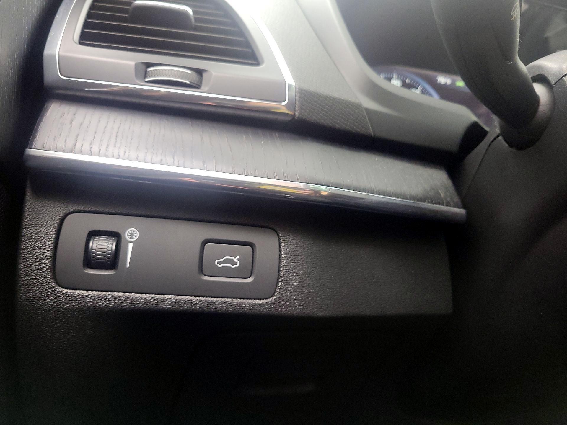 Thumbnail: 2020 Volvo XC90 - 13
