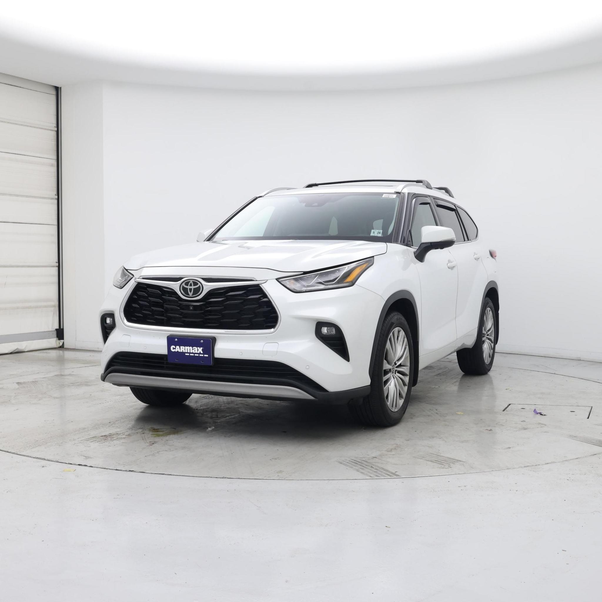 Thumbnail: 2023 Toyota Highlander - 4