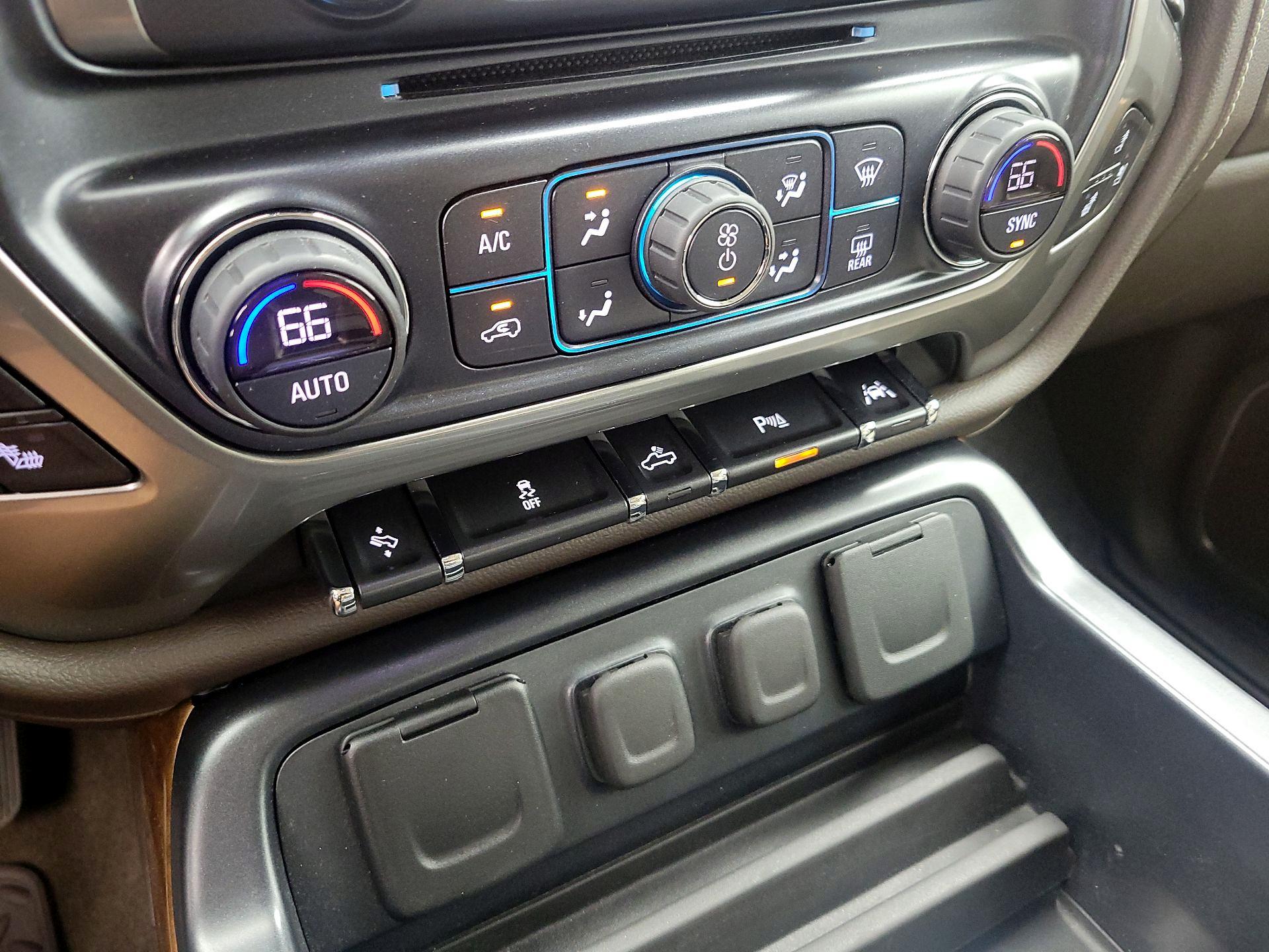 Thumbnail: 2018 Chevrolet Silverado 1500 - 16