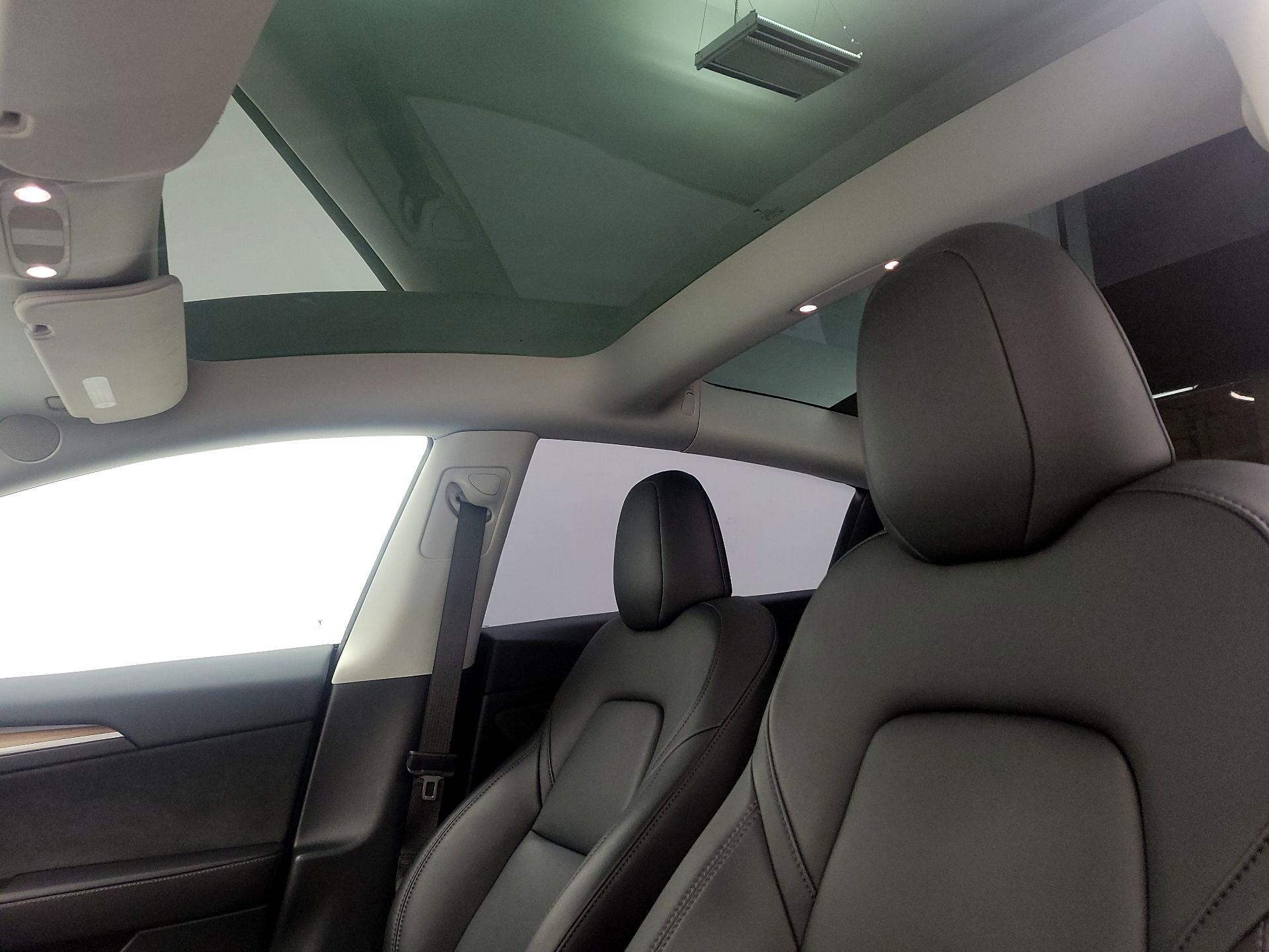 Thumbnail: 2023 Tesla Model 3 - 18