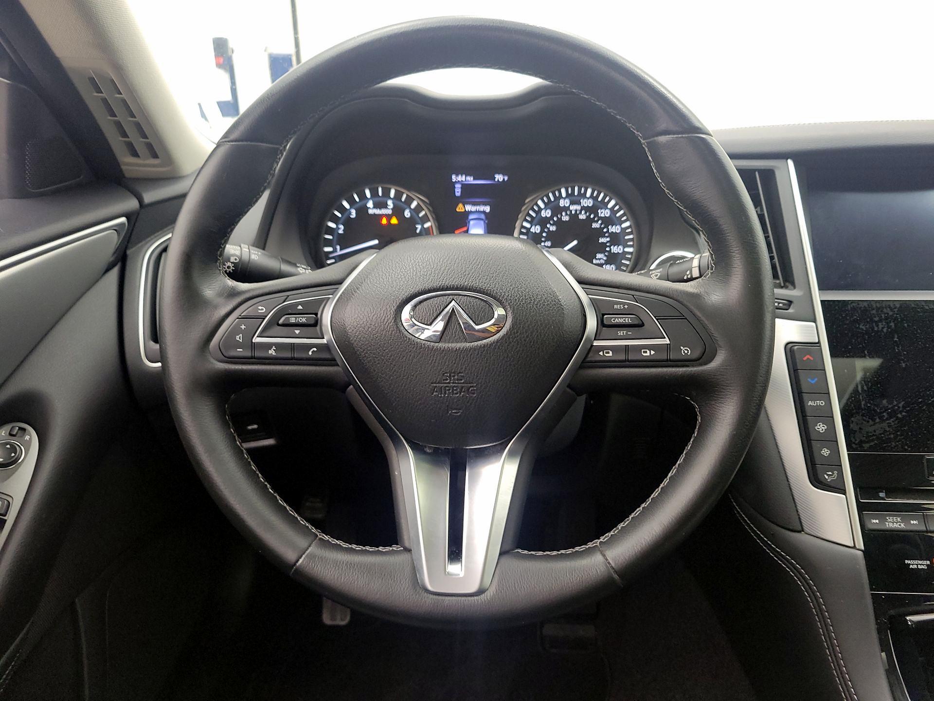 Thumbnail: 2020 INFINITI Q50 - 10