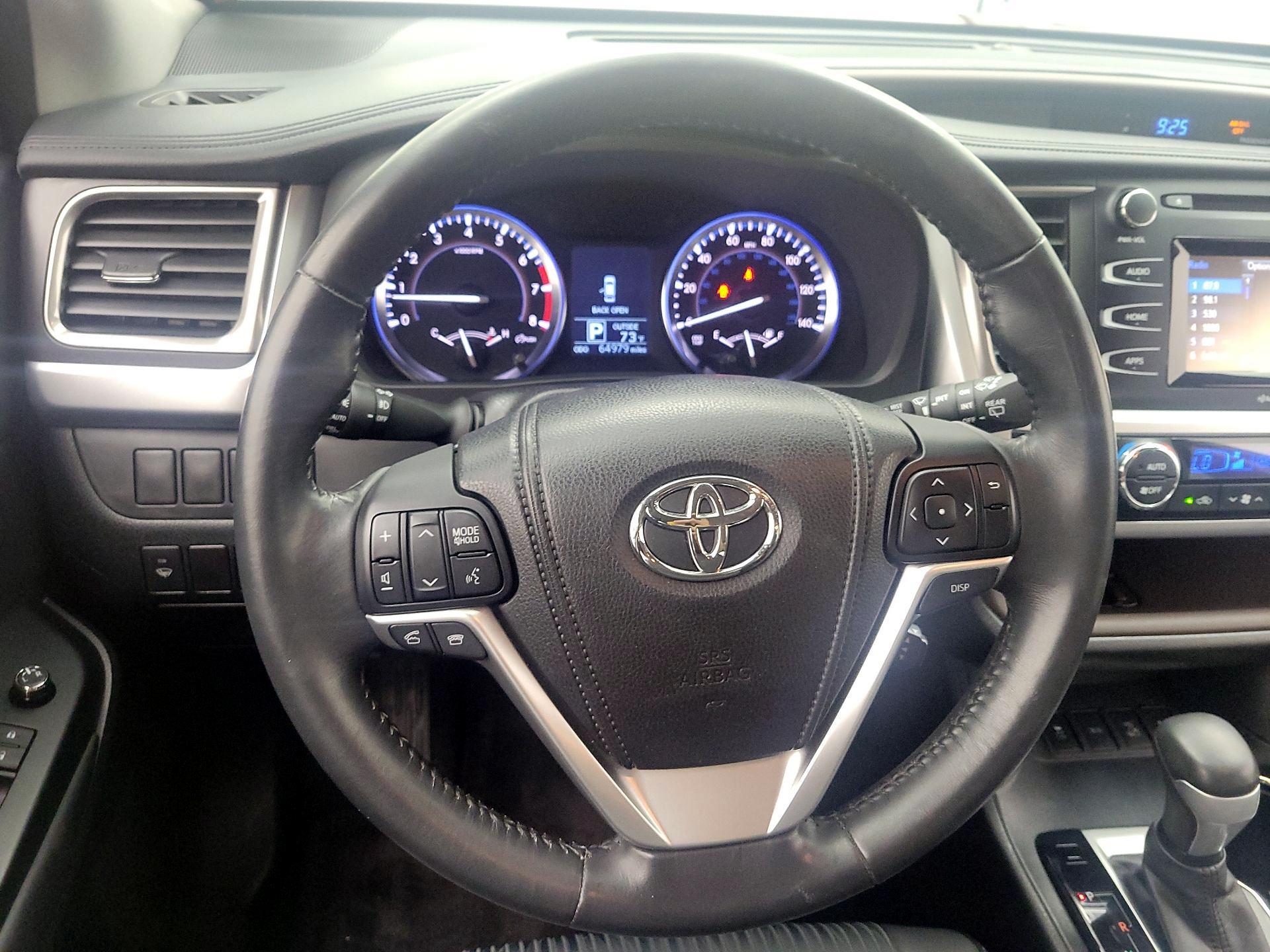 Thumbnail: 2015 Toyota Highlander - 10