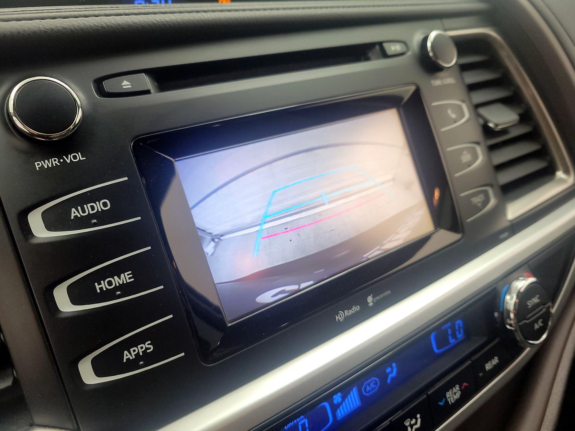 Thumbnail: 2015 Toyota Highlander - 13