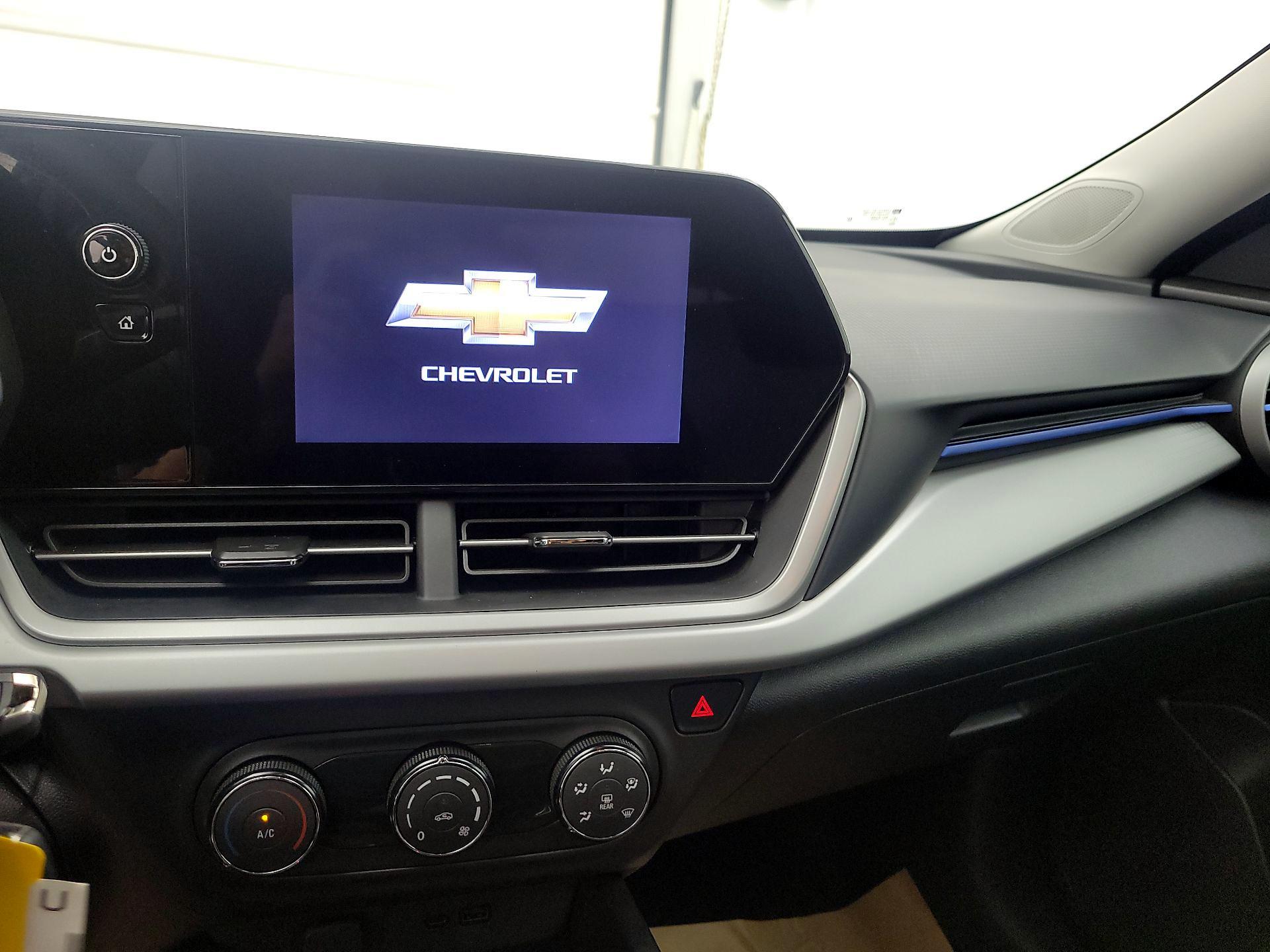 Thumbnail: 2024 Chevrolet Trax - 15