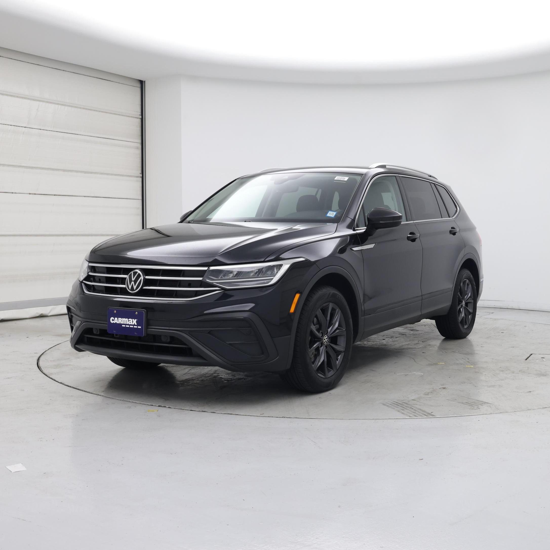 Thumbnail: 2022 Volkswagen Tiguan - 4