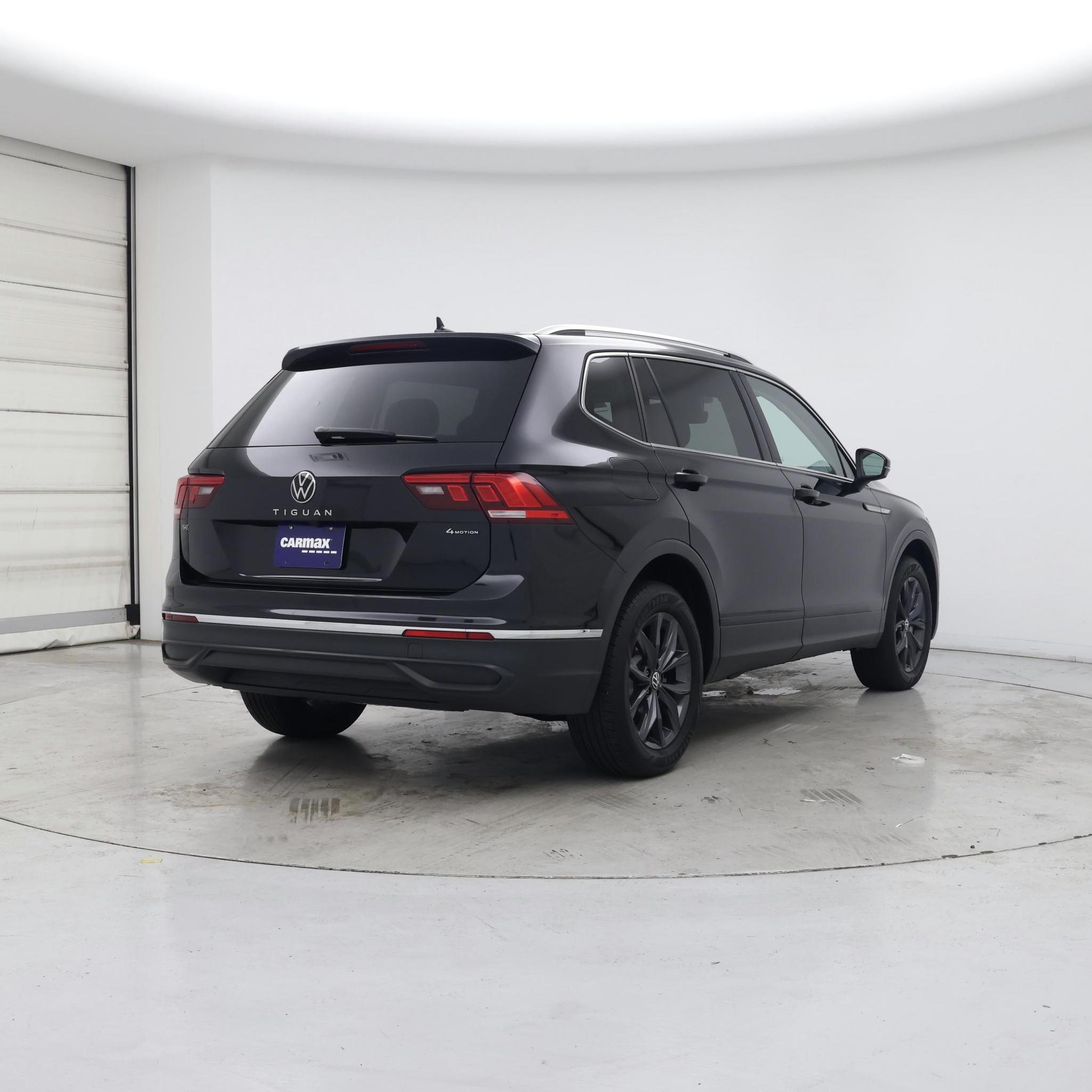 Thumbnail: 2022 Volkswagen Tiguan - 8