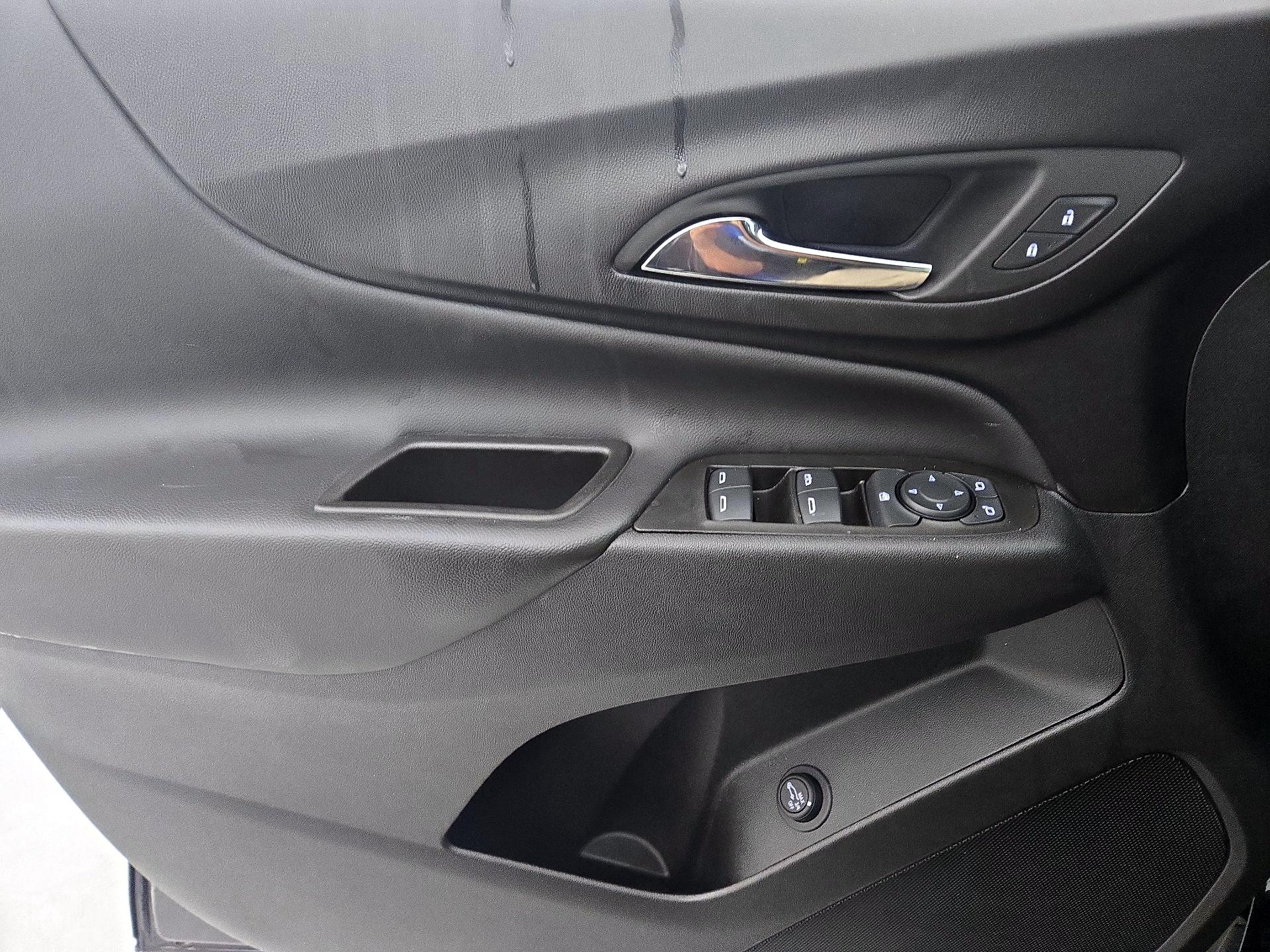 Thumbnail: 2022 Chevrolet Equinox - 12