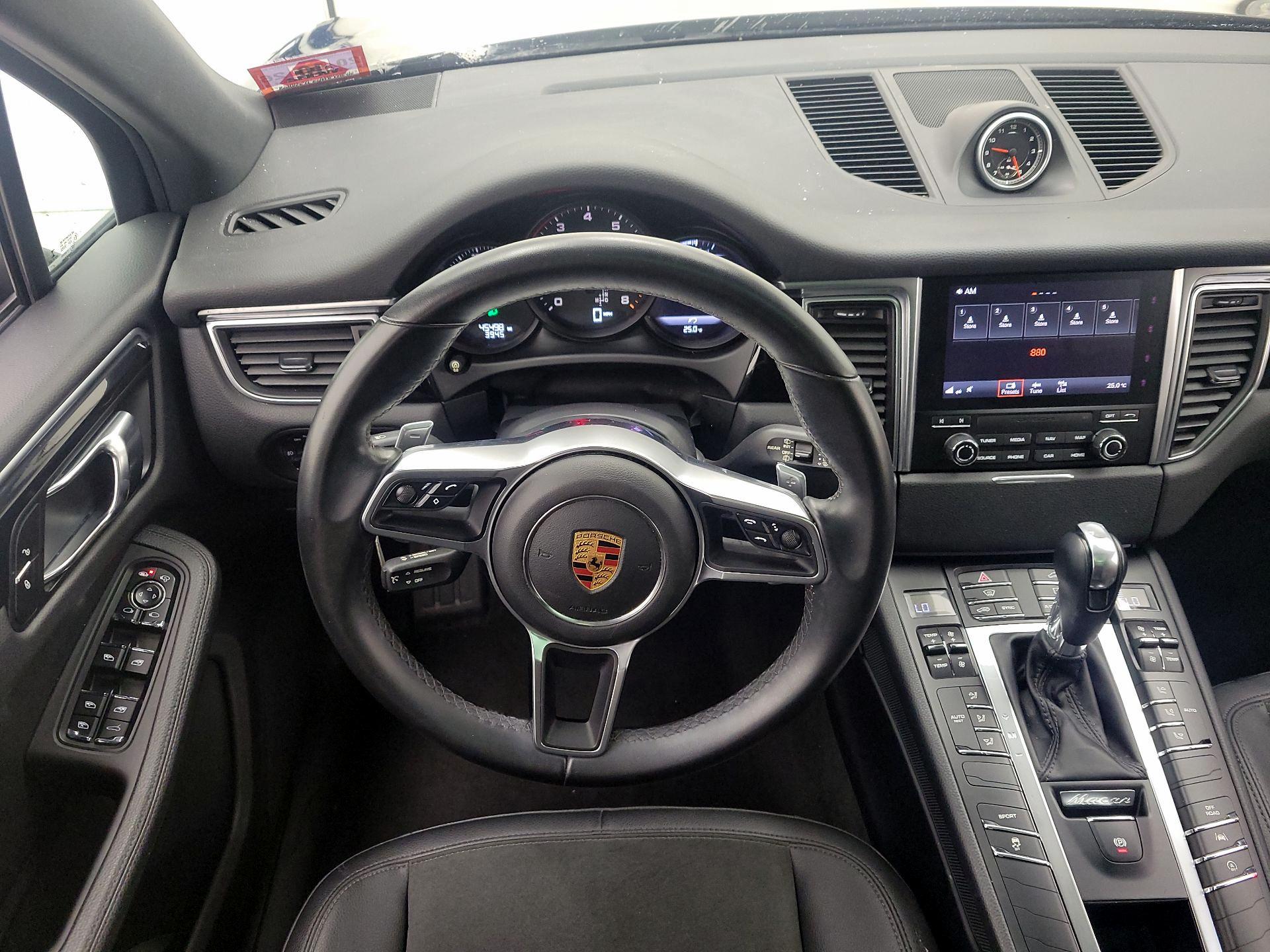 Thumbnail: 2018 Porsche Macan - 10