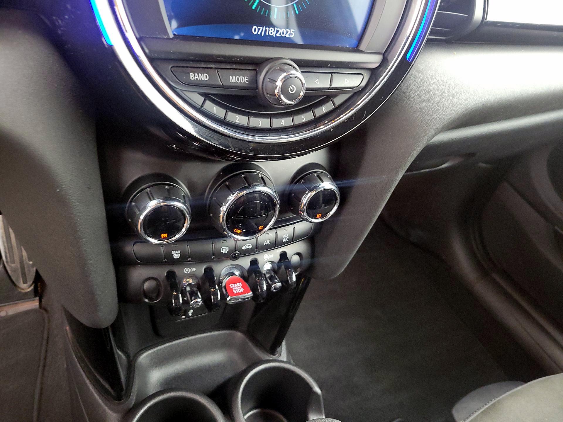 Thumbnail: 2021 MINI Cooper Hardtop - 16