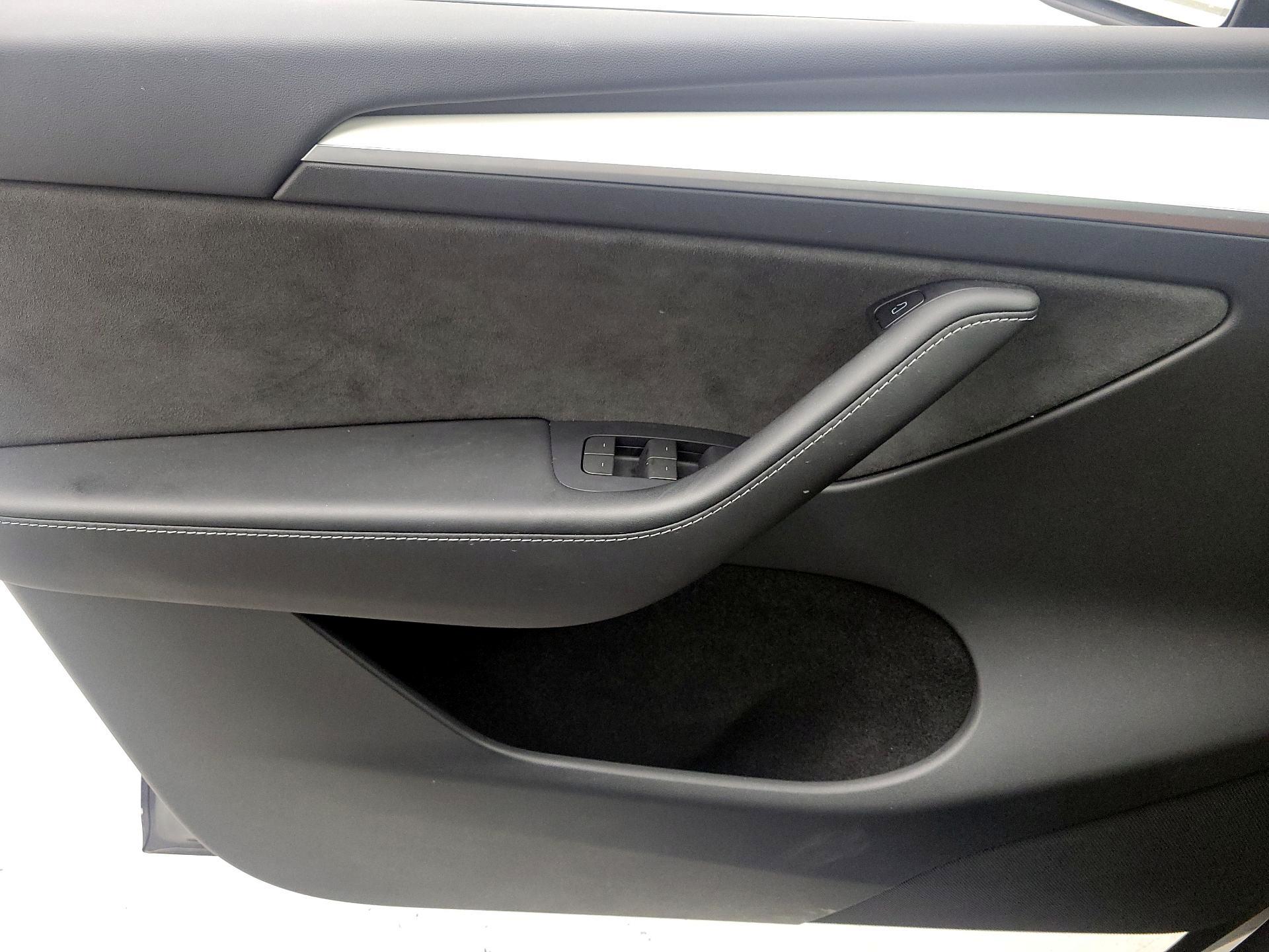Thumbnail: 2023 Tesla Model Y - 12